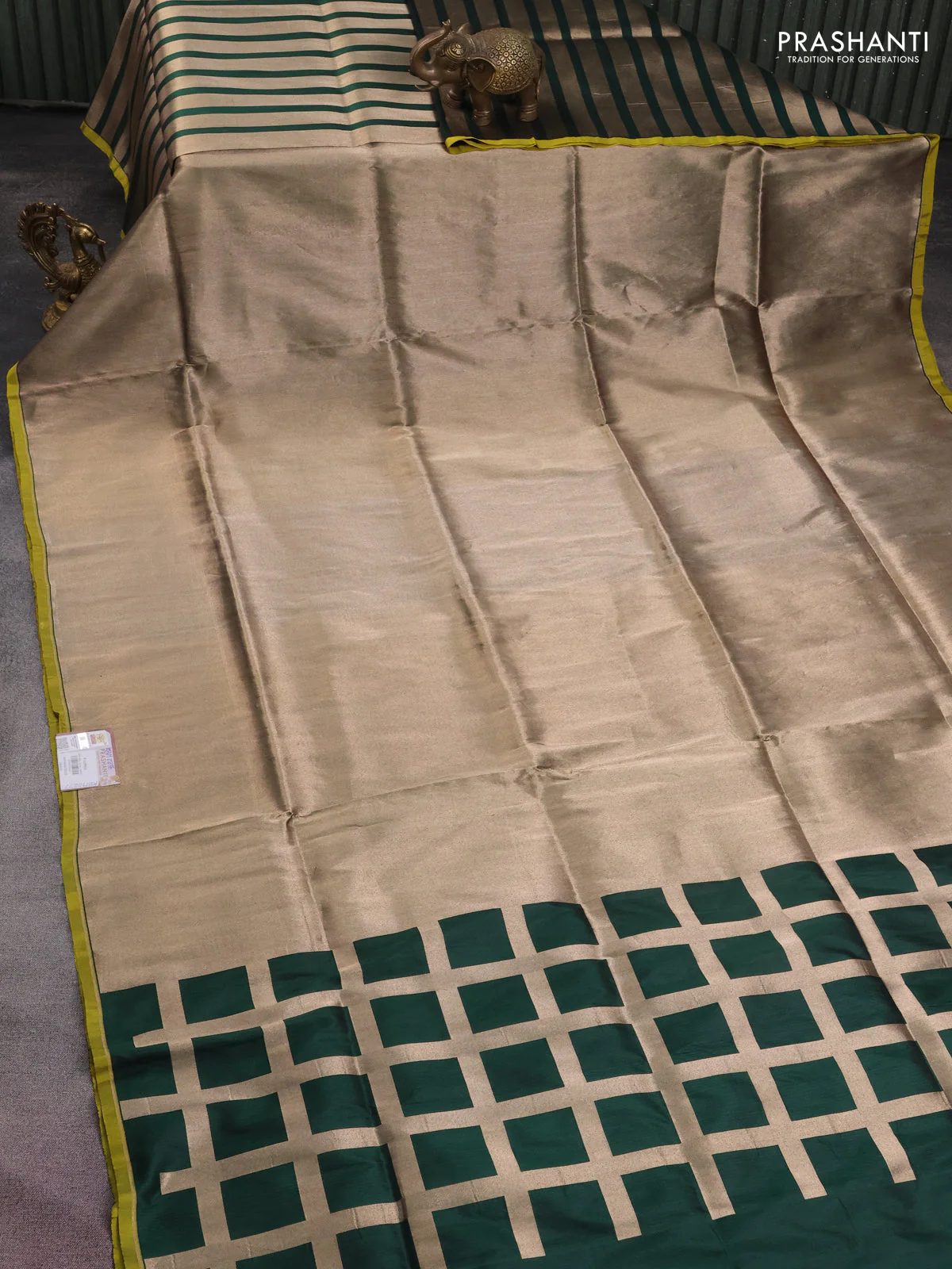 Banarasi tissue partly saree gold and green with plain body and piping border - Image 3