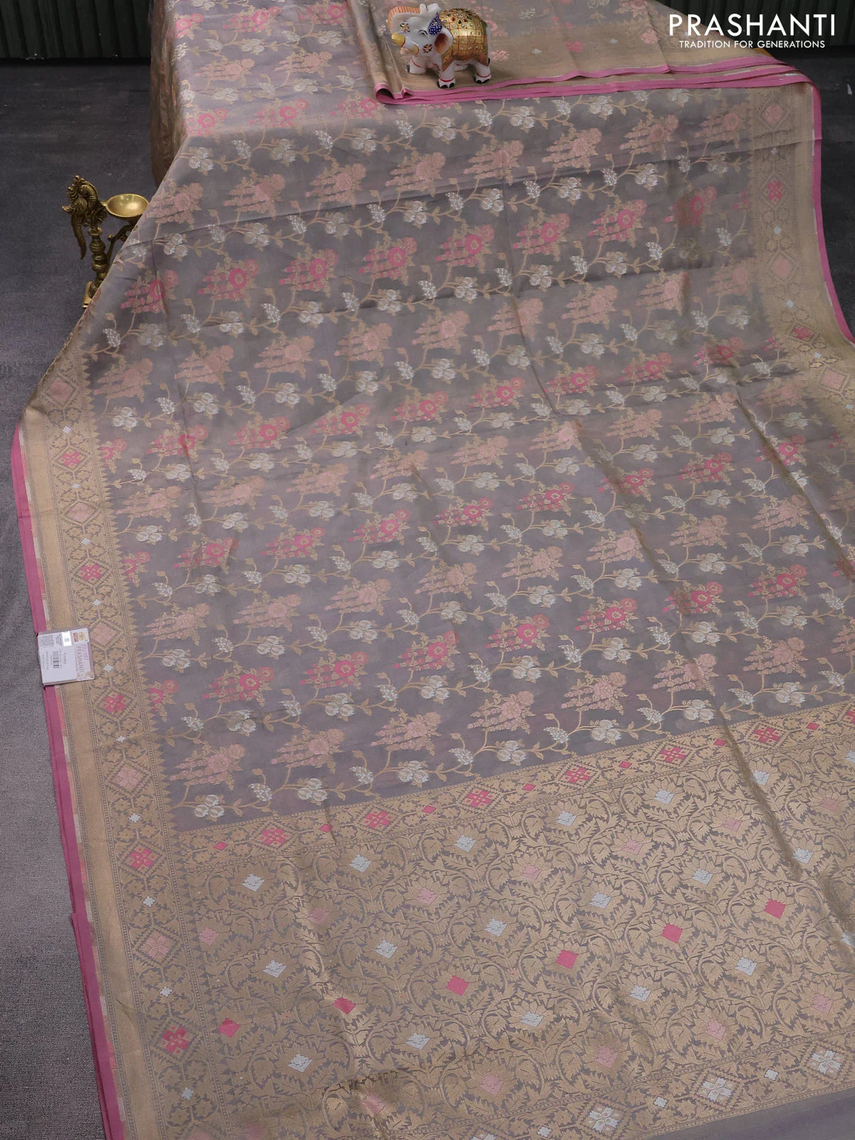 Banarasi tissue silk saree pastel grey and pink with allover thread & zari woven floral weaves and zari woven border - Image 2