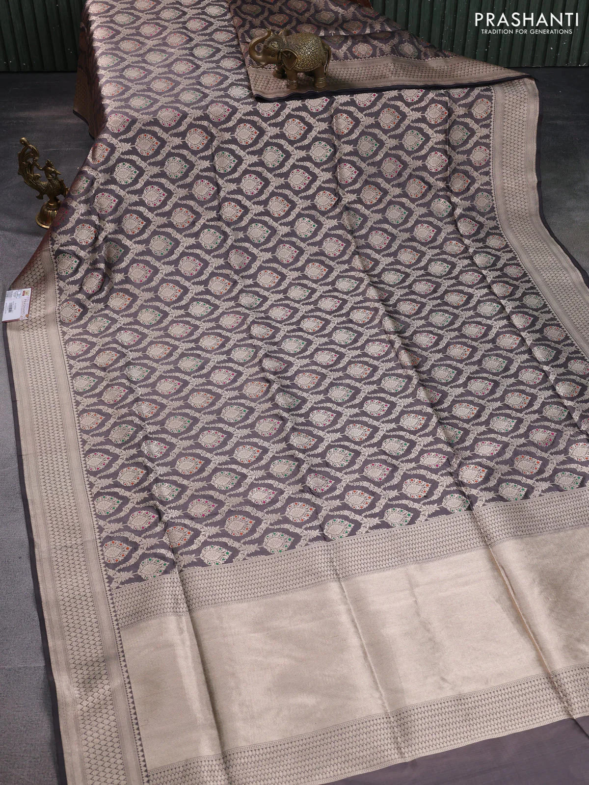Banarasi uppada silk saree grey shade with allover zari woven brocade weaves and zari woven border - Image 2