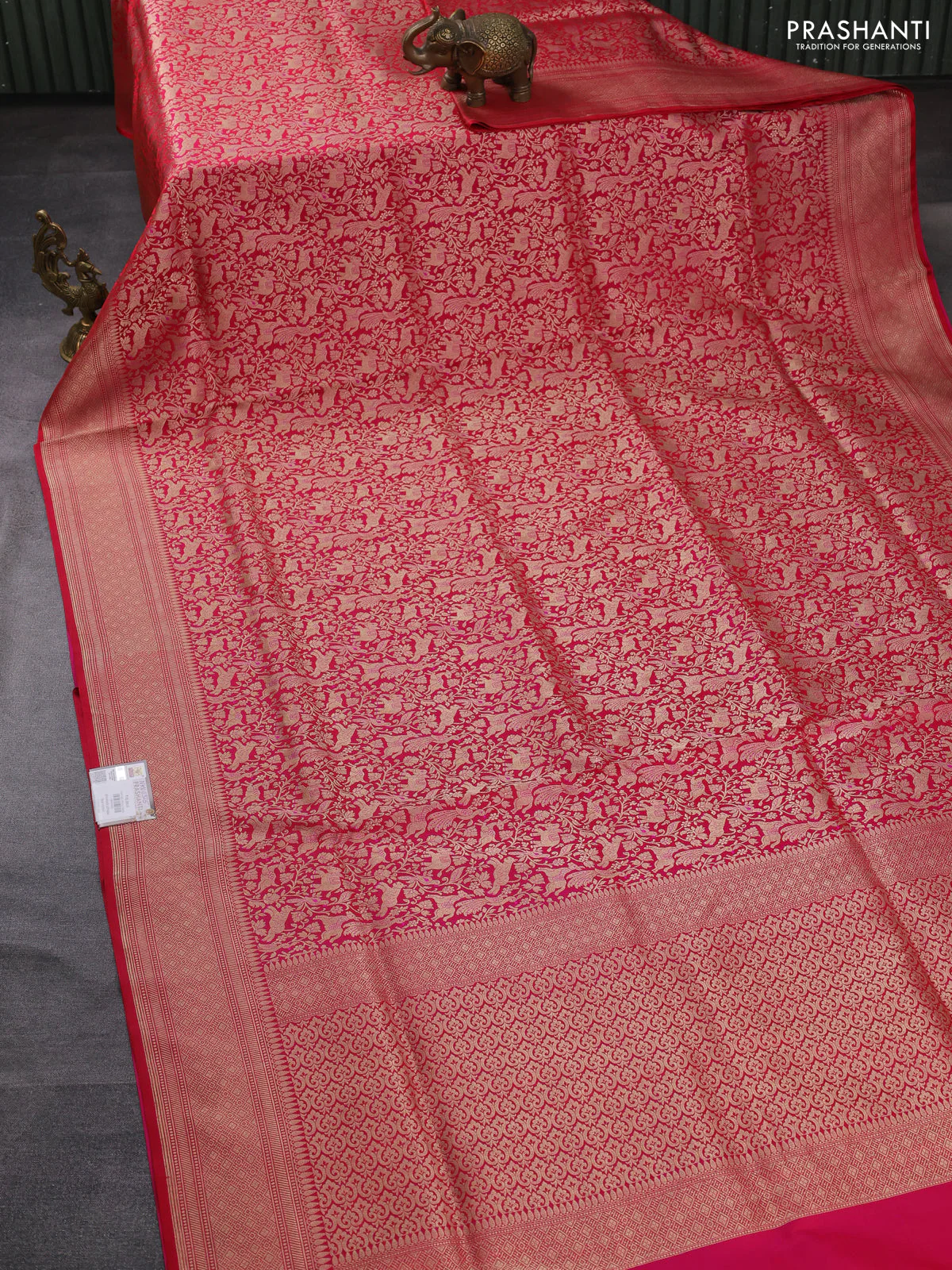 Banarasi uppada silk saree pink with allover zari woven vanasigaram weaves and zari woven border - Image 2