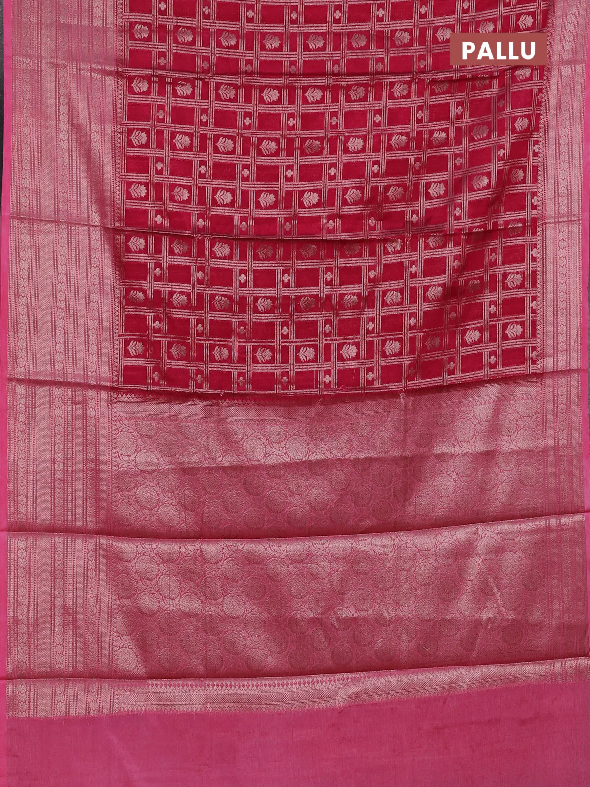 Banarasi warm silk saree dark pink and light pink with allover thread & zari checked pattern and long zari woven border - Image 3