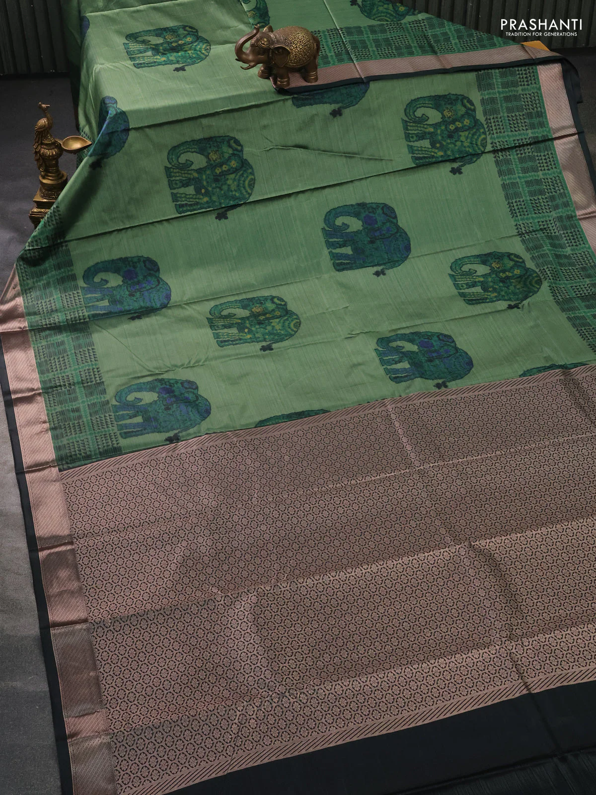 Bangalori semi silk saree green and dark peacock green with allover elephant ikat butta weaves and zari woven border - Image 2