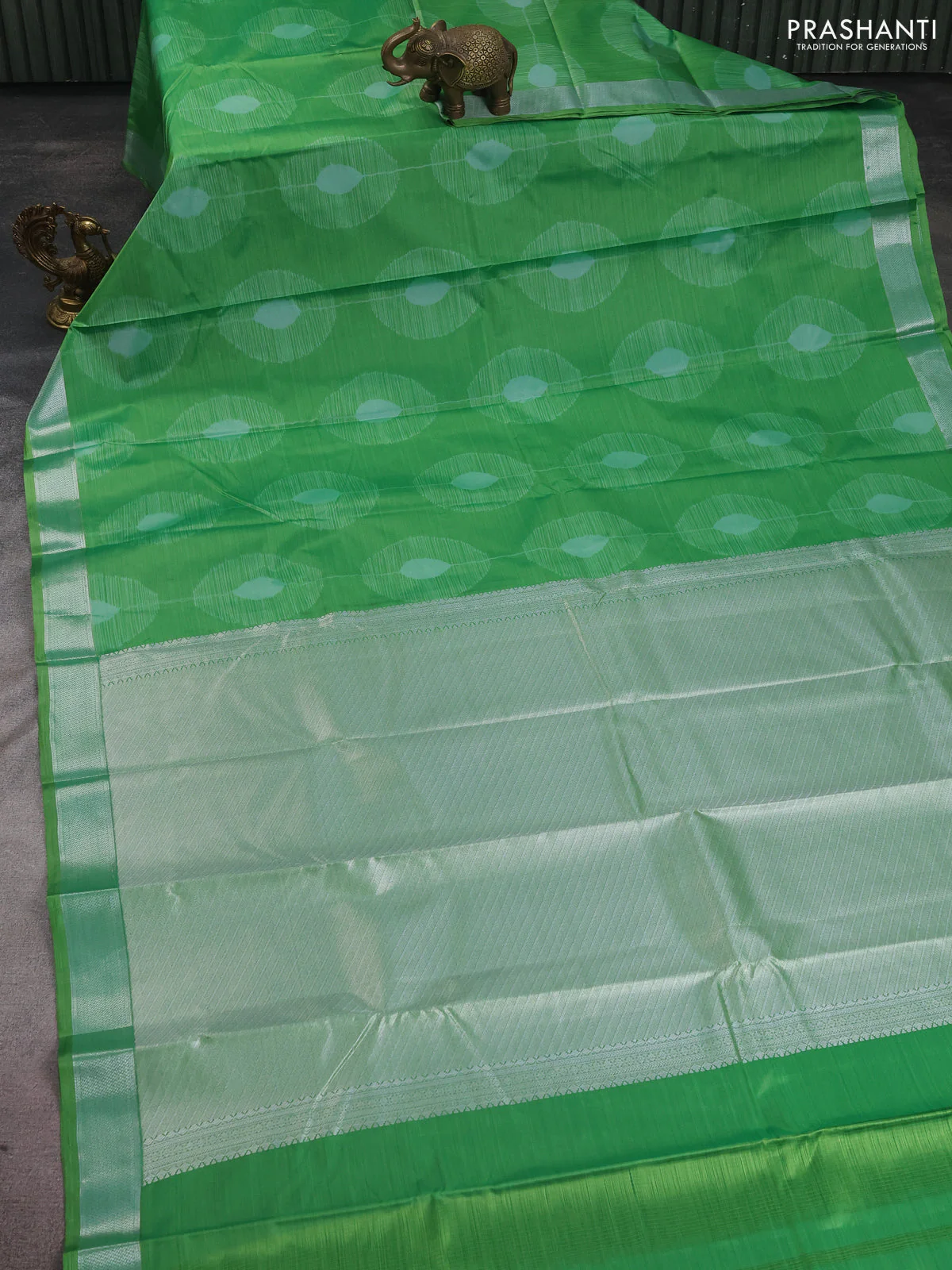 Bangalori semi silk saree green with allover ikat weaves and zari woven border - Image 2