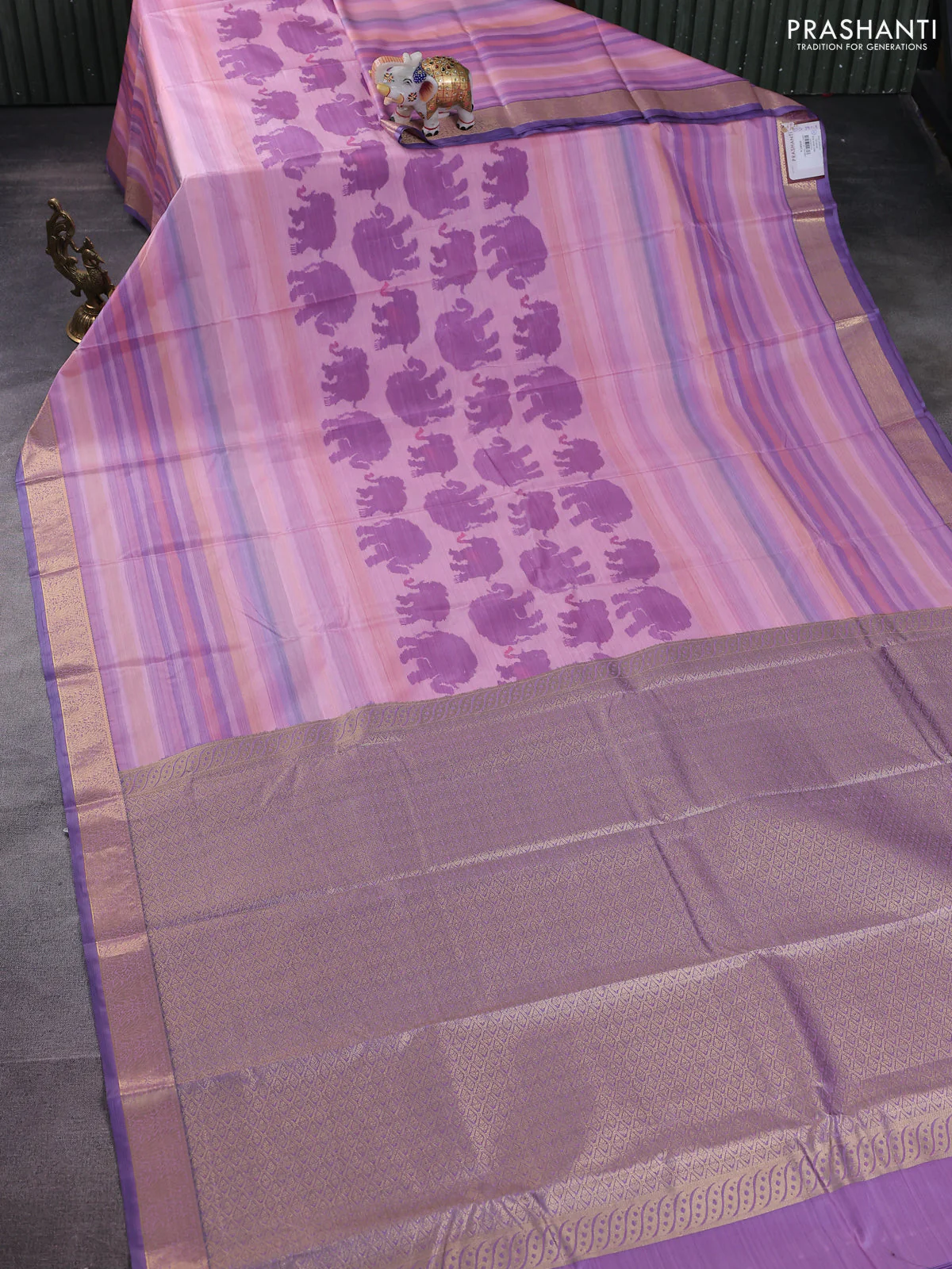 Bangalori semi silk saree light pink and purple with allover elephant butta ikat weaves and zari woven border - Image 2