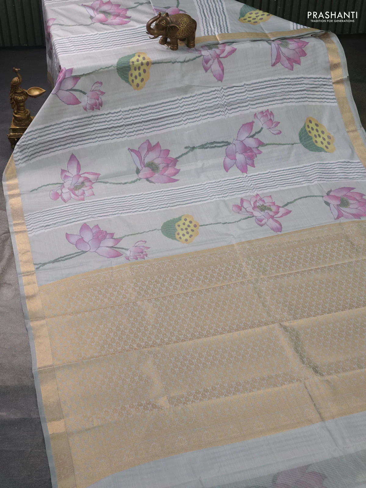 Bangalori semi silk saree pastel grey with allover floral ikat weaves and zari woven border - Image 2