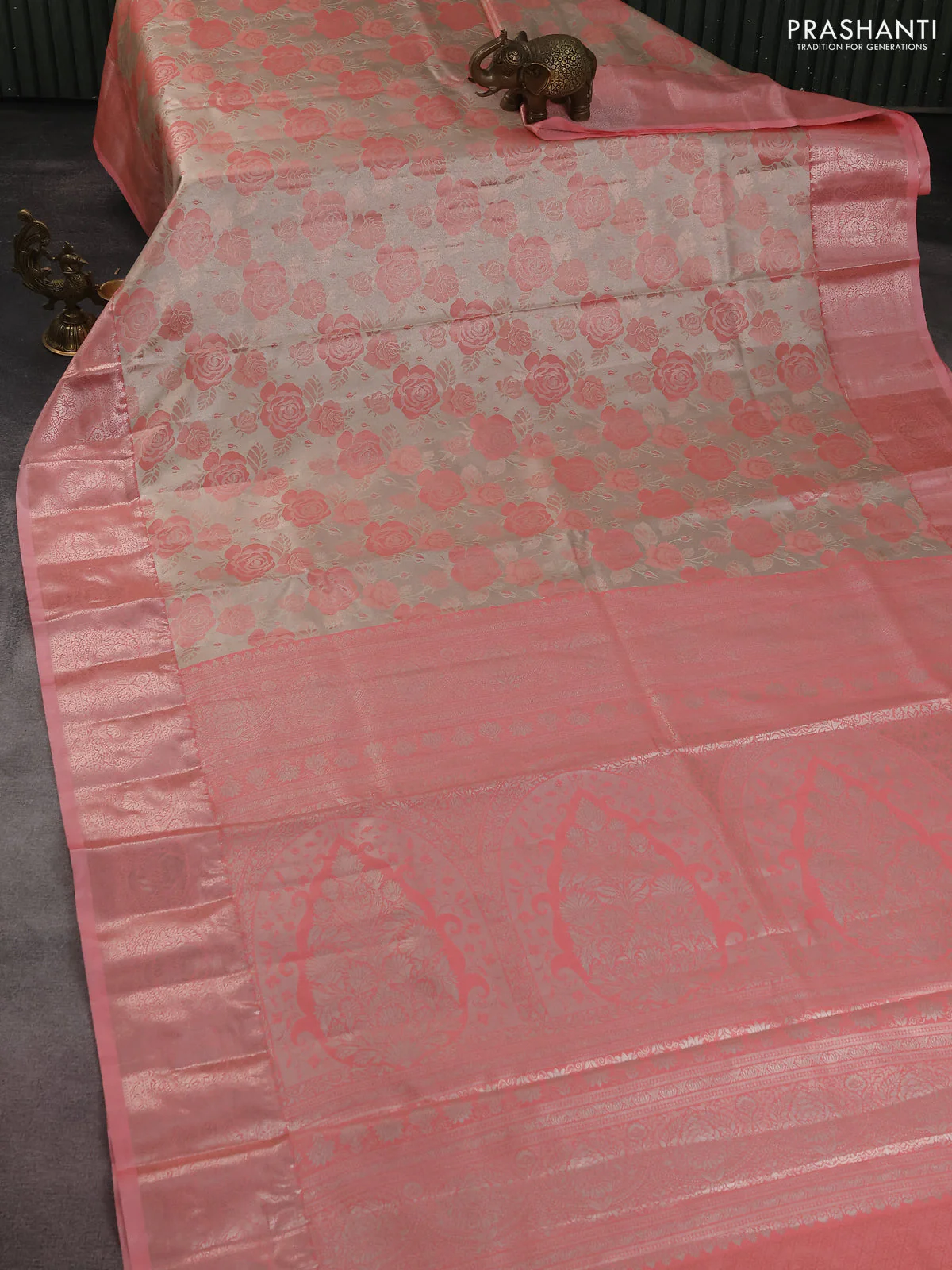 Bangalori tissue silk saree beige and peach pink with zari woven floral design brocade pattern and zari woven border - Image 2