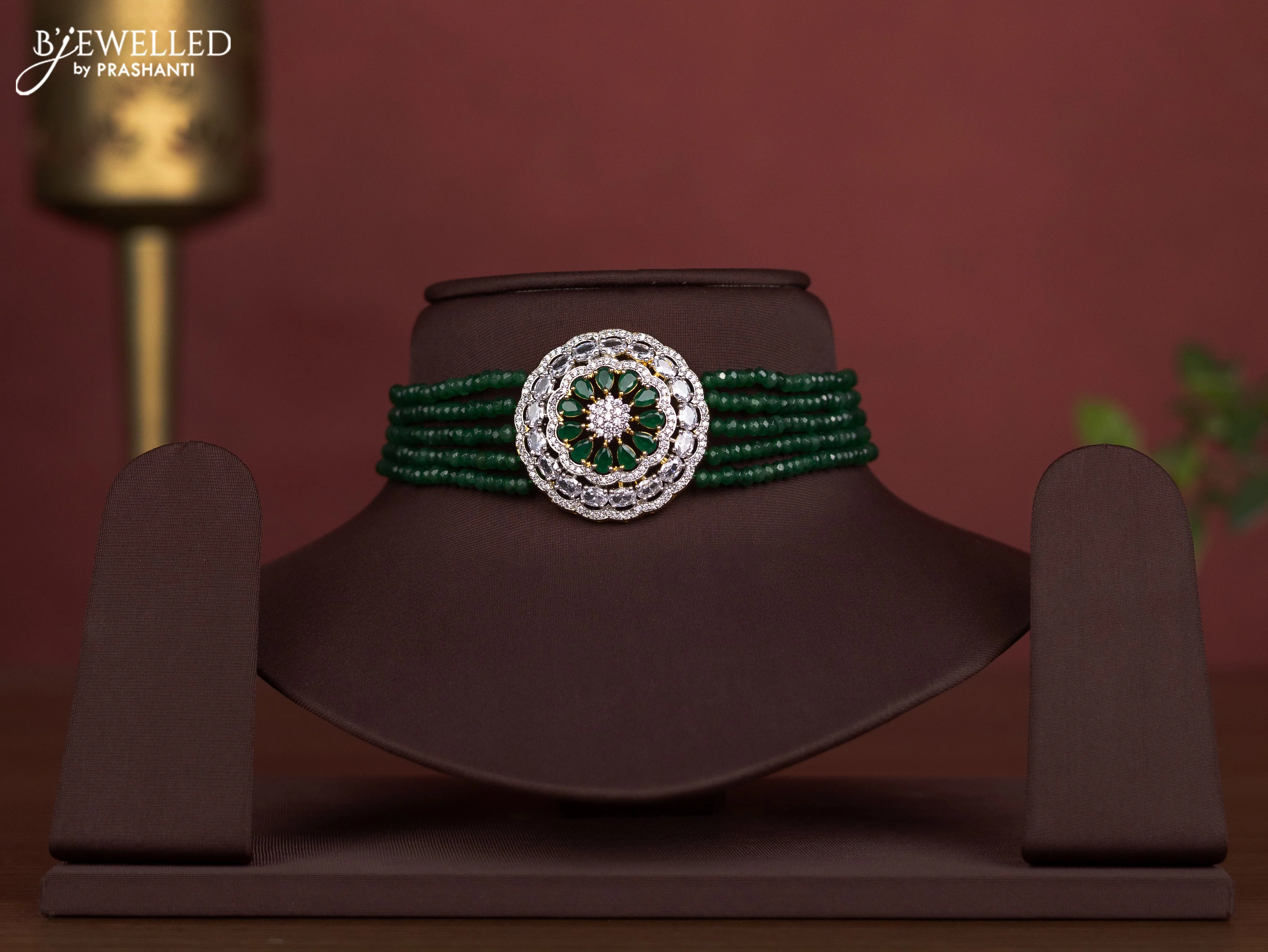 Beaded green choker with cz and emerald stones pendant without earring