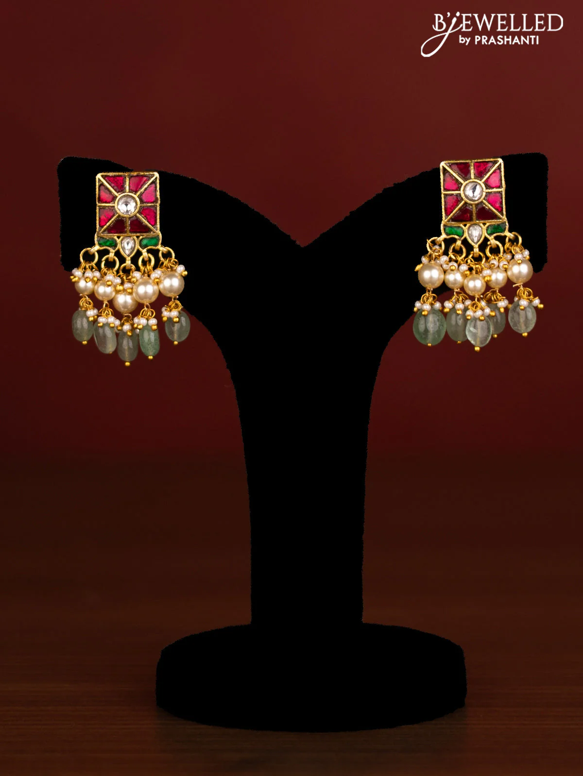 Beaded multilayer green haaram with jadau kundan stones and natural beads & pearl hangings - Image 2