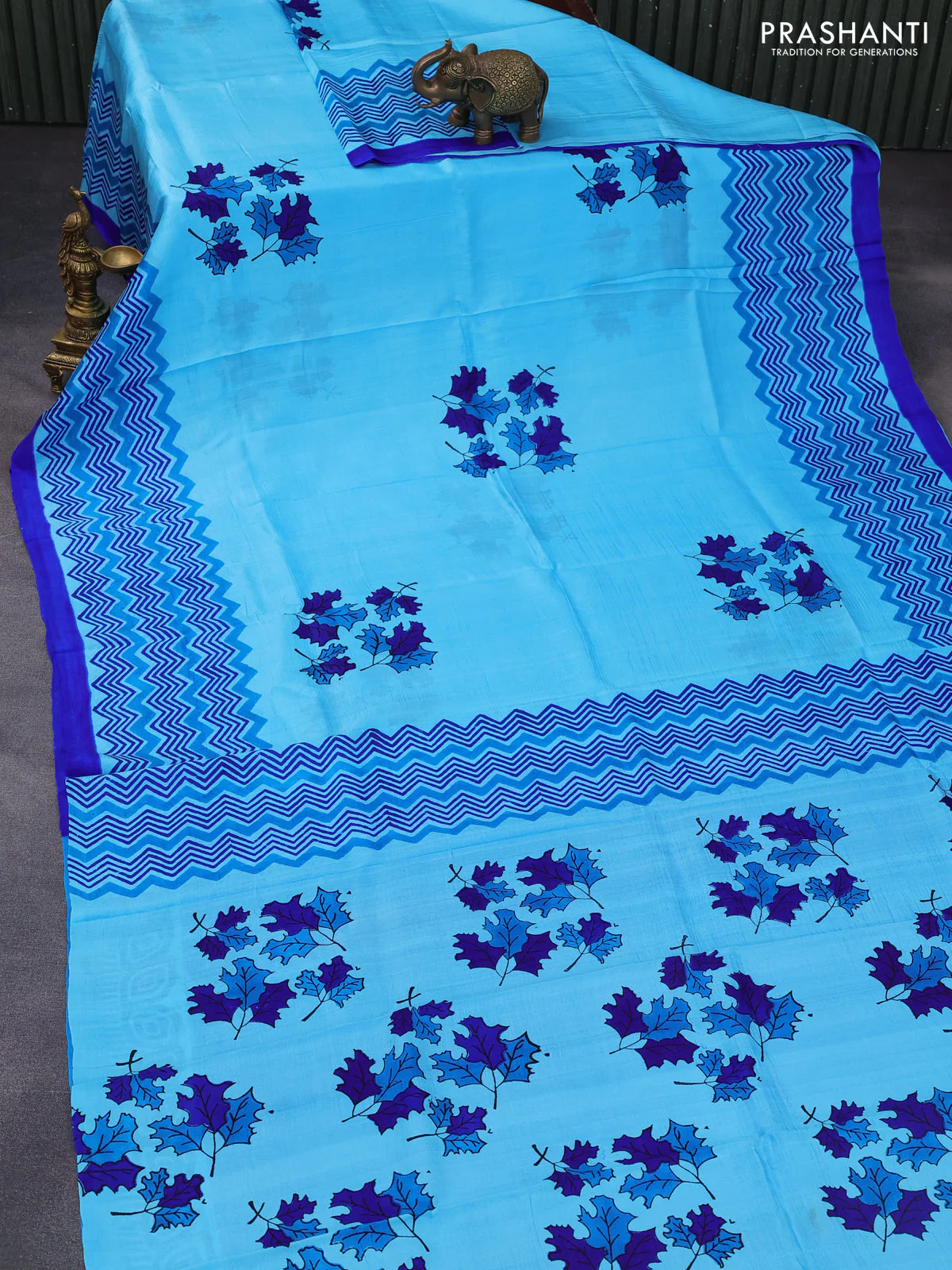 Bishnupuri silk saree light blue and blue with butta prints and printed border - Image 2