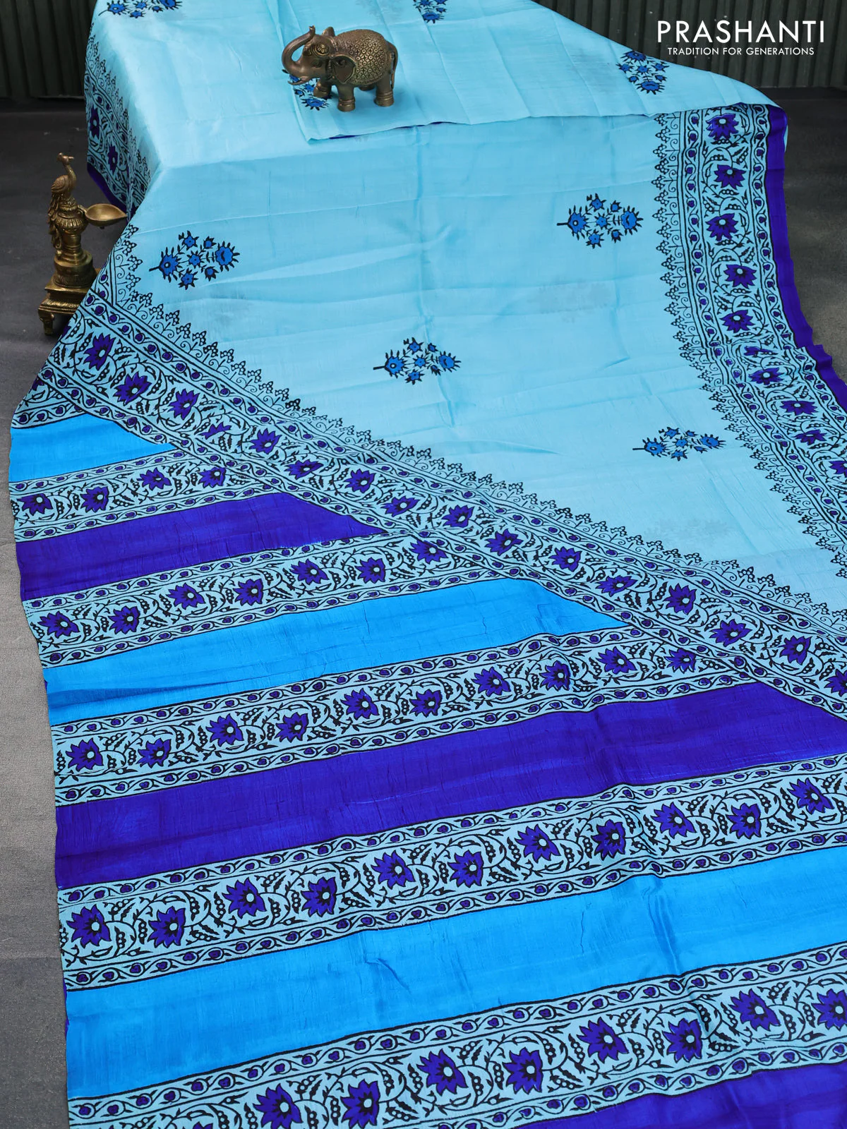 Bishnupuri silk saree light blue and blue with butta prints and printed border - Image 2