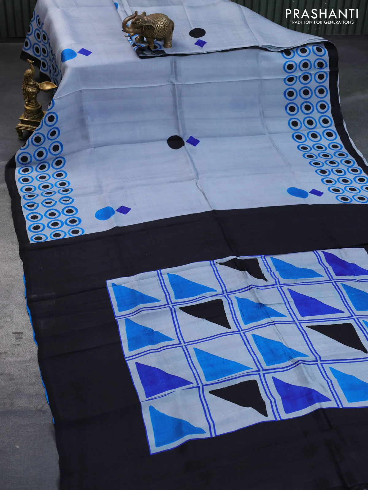 Bishnupuri silk saree pastel grey and black with butta prints and printed border - Image 2