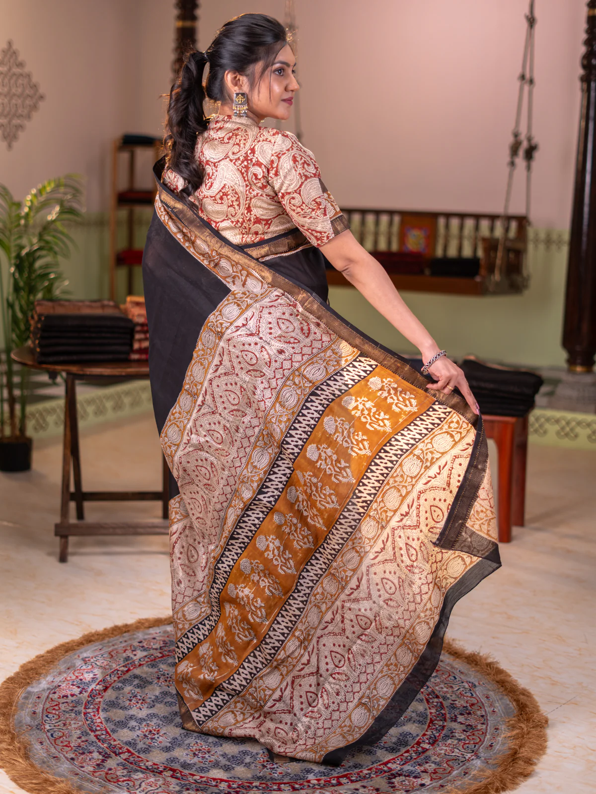 Chanderi bagru partly saree black and dark mustard with plain body and kalamkari printed pallu - Image 3