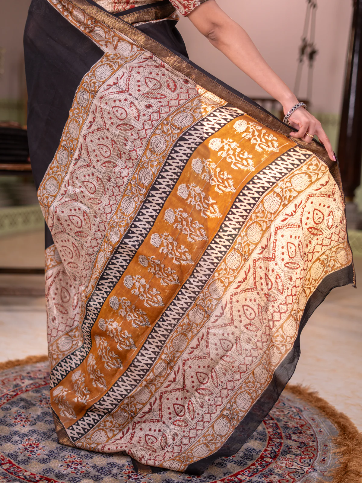 Chanderi bagru partly saree black and dark mustard with plain body and kalamkari printed pallu - Image 4