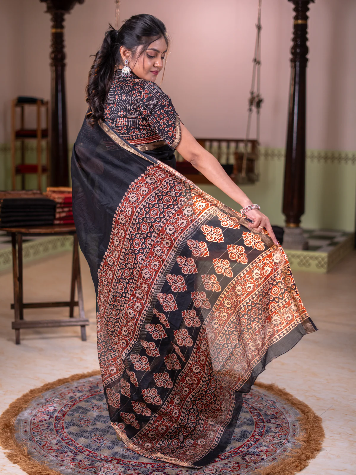 Chanderi bagru partly saree black with plain body and ajrakh printed pallu - Image 3