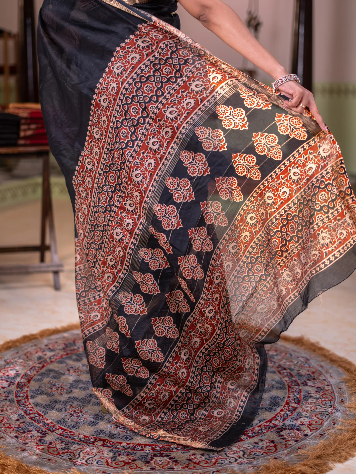 Chanderi bagru partly saree black with plain body and ajrakh printed pallu - Image 5
