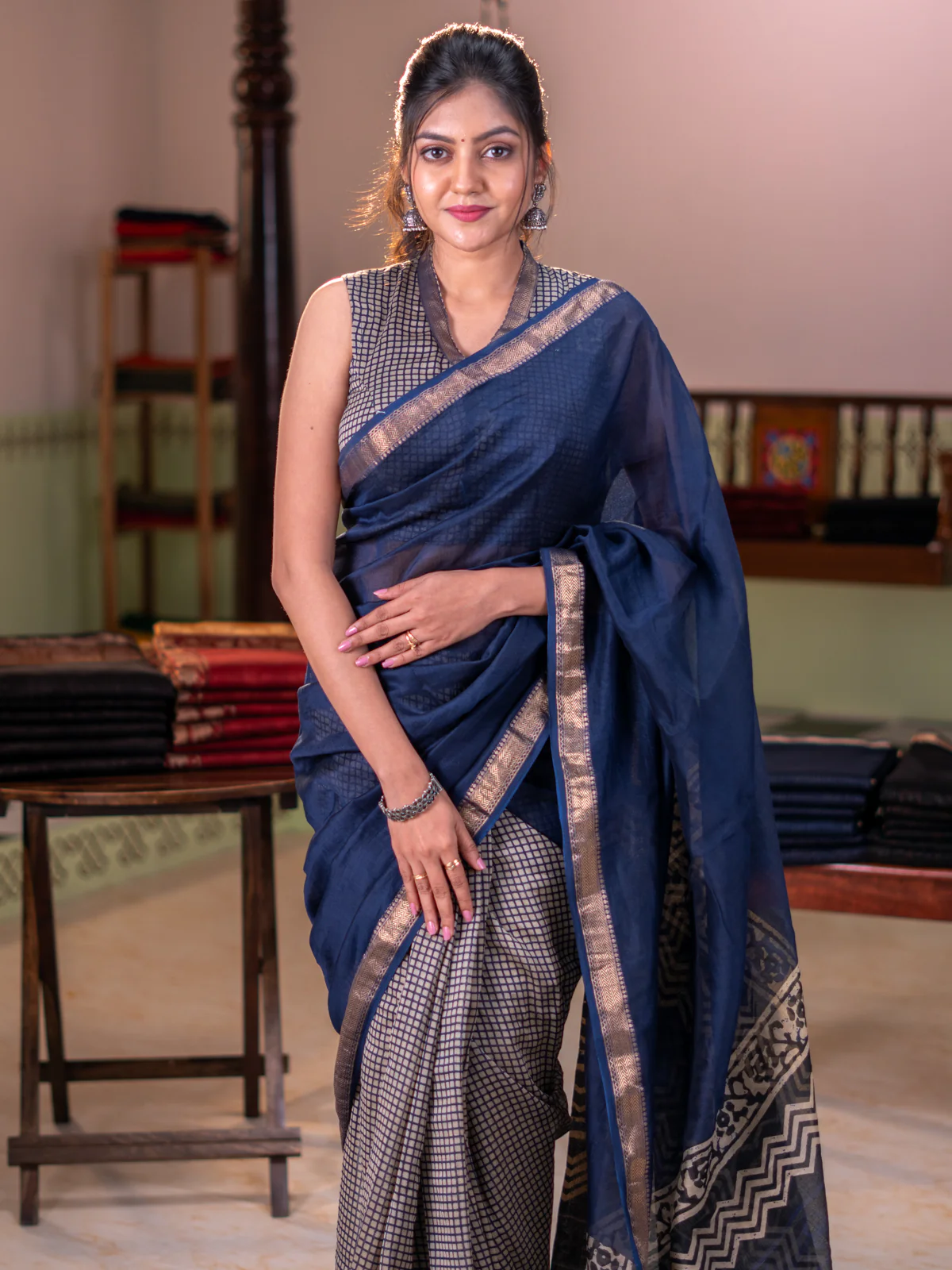 Chanderi bagru partly saree peacock blue and beige with plain body and kalamkari printed pallu - Image 2