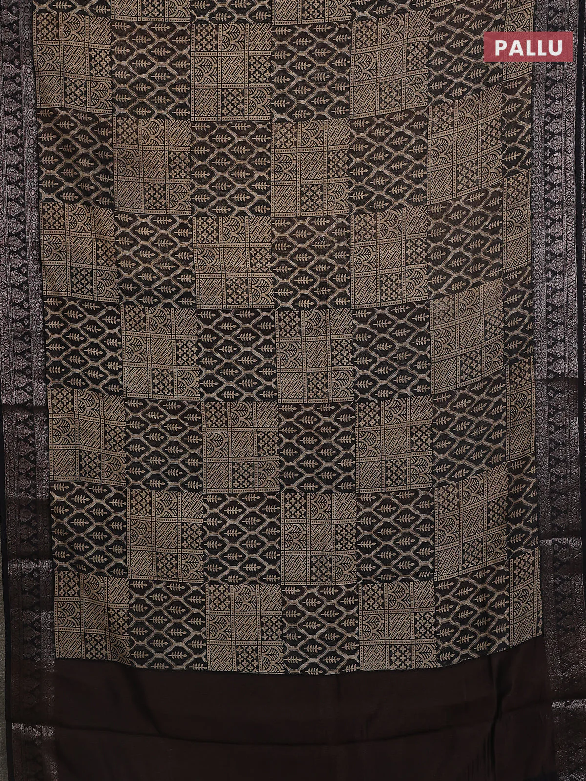 Chanderi silk cotton saree black with allover prints and banarasi style border - Image 3