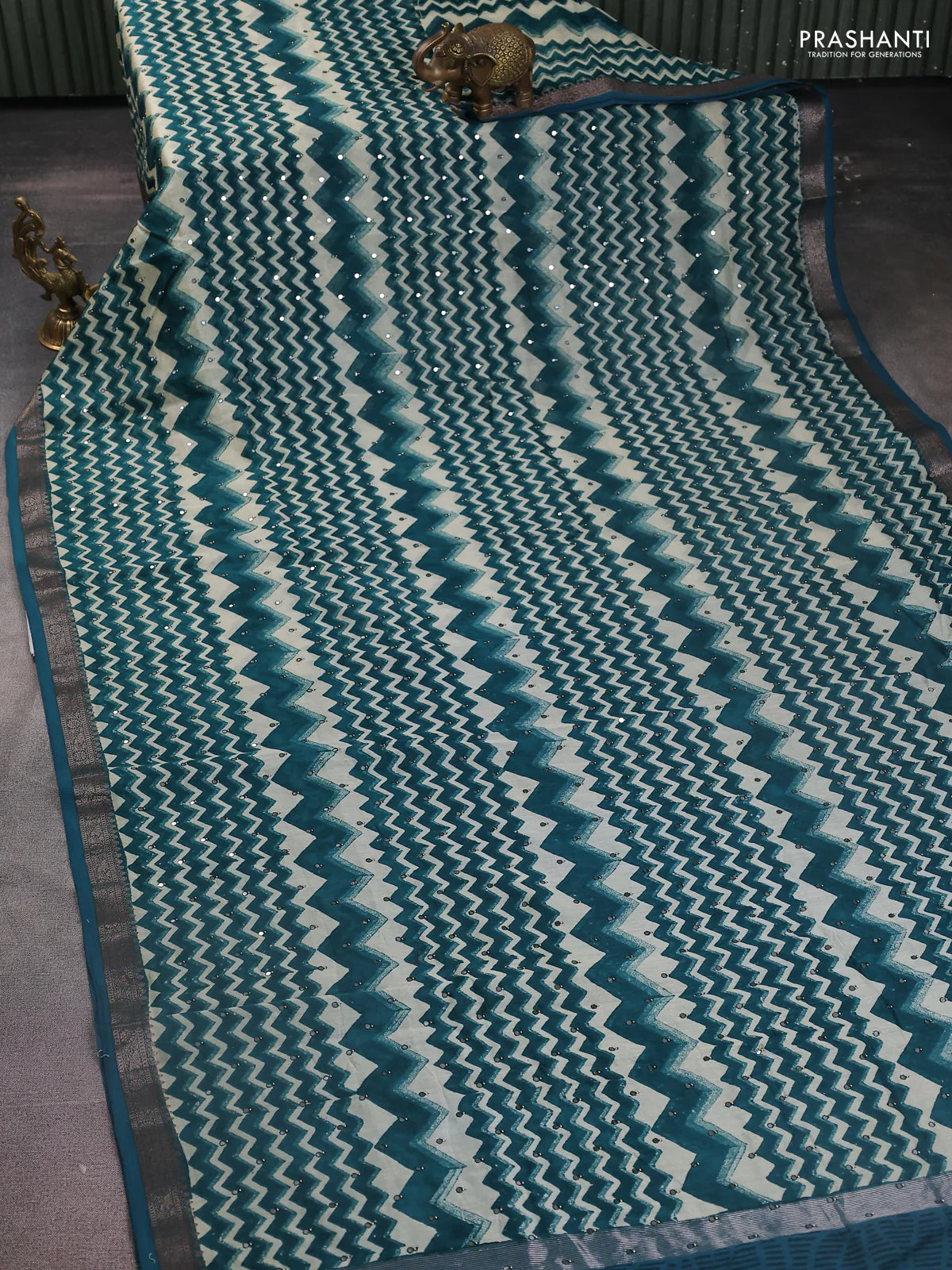 Chanderi silk cotton saree cream and peacock green with allover zig zag weaves & mirror work and zari woven border - Image 2