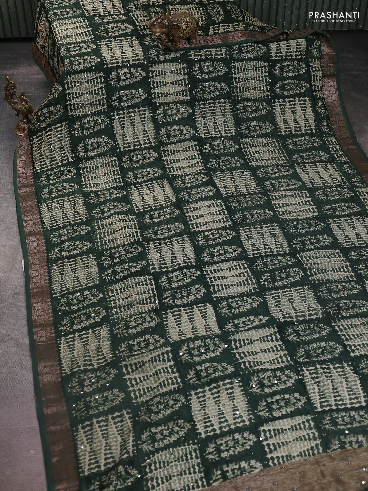 Chanderi silk cotton saree green with allover prints & mirror work and zari woven border - Image 2