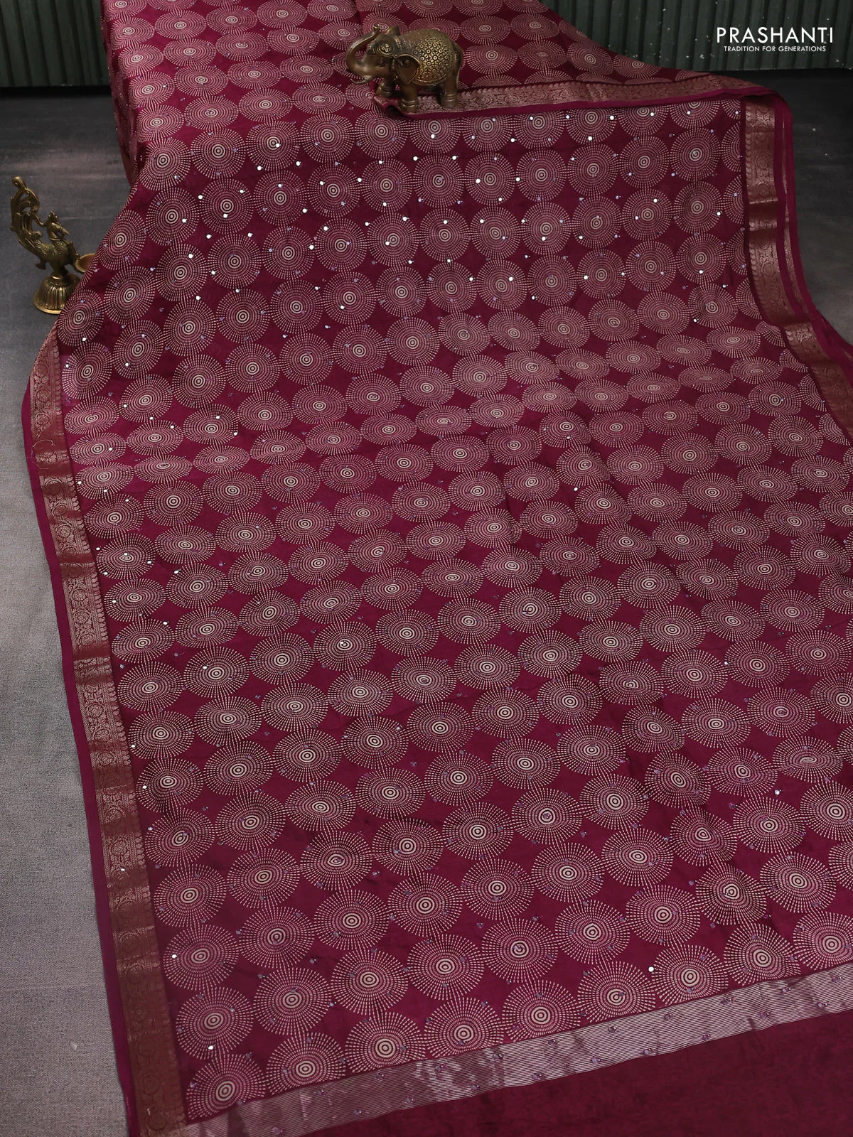 Chanderi silk cotton saree magenta pink with allover geometric prints & mirror work and zari woven border - Image 2