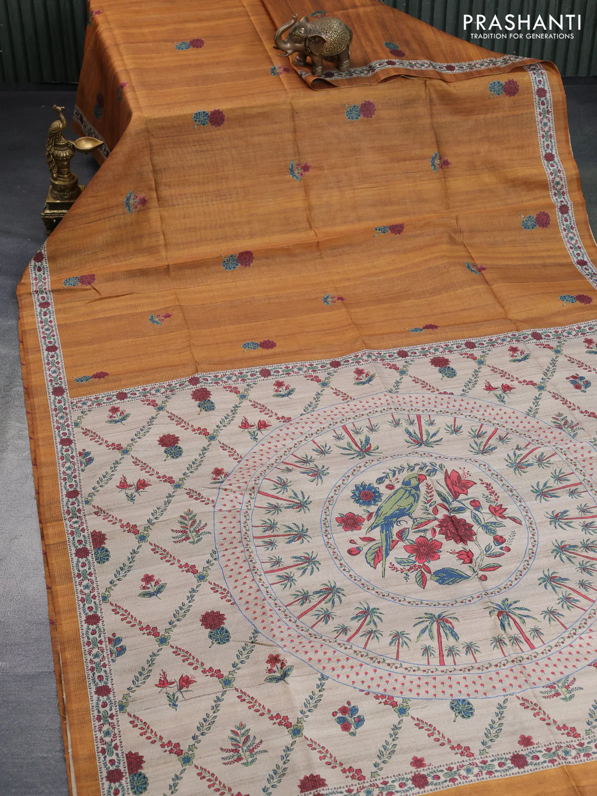 Chappa saree dark mustard and beige with allover vairosi pattern & butta prints and printed border - Image 2