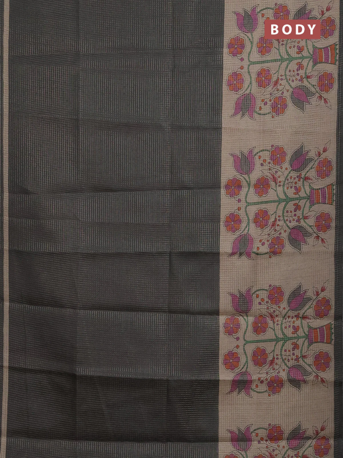 Chappa saree grey and beige with allover small zari checked pattern and floral digital printed pallu - Image 2