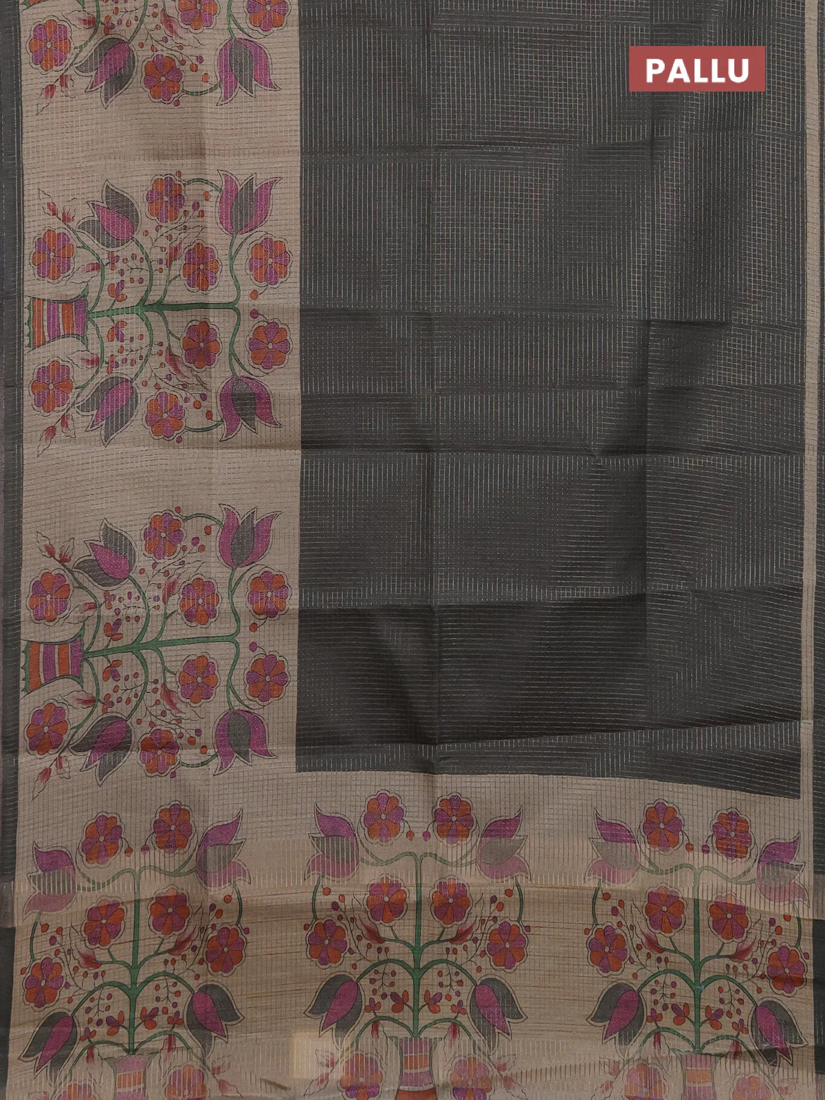 Chappa saree grey and beige with allover small zari checked pattern and floral digital printed pallu - Image 3
