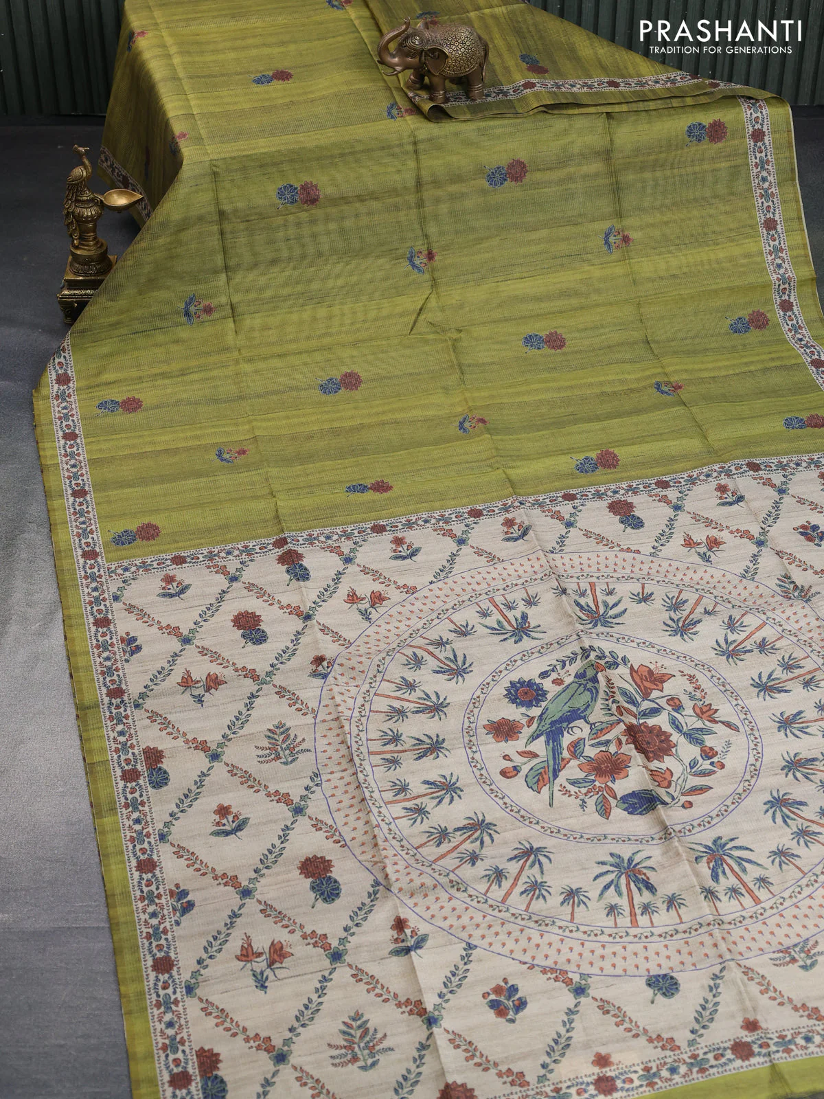 Chappa saree light green and beige with allover vairosi pattern & butta prints and printed border - Image 2