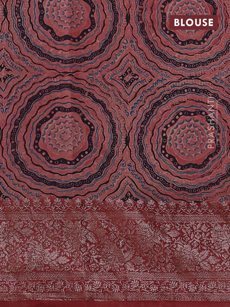 Chiniya silk saree black and maroon with plain body and woven border - Image 3
