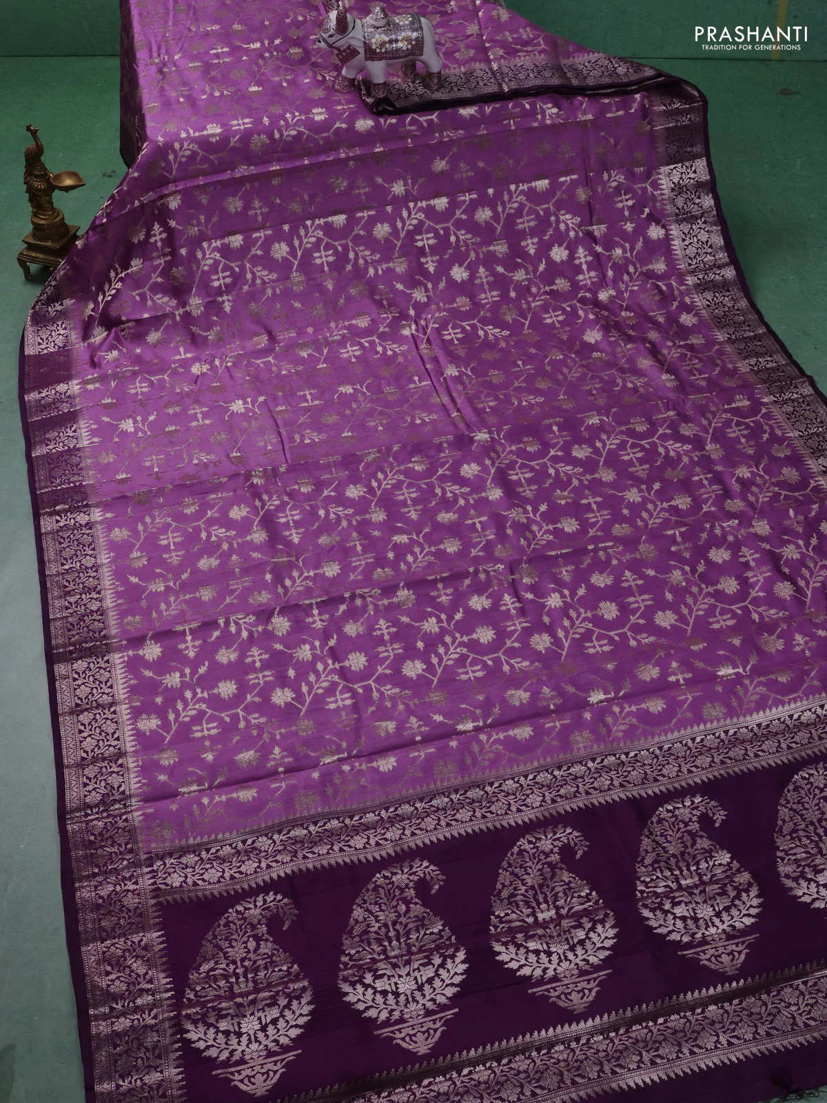 Chiniya silk saree lavender and purple with allover zari weaves and zari woven border - Image 2
