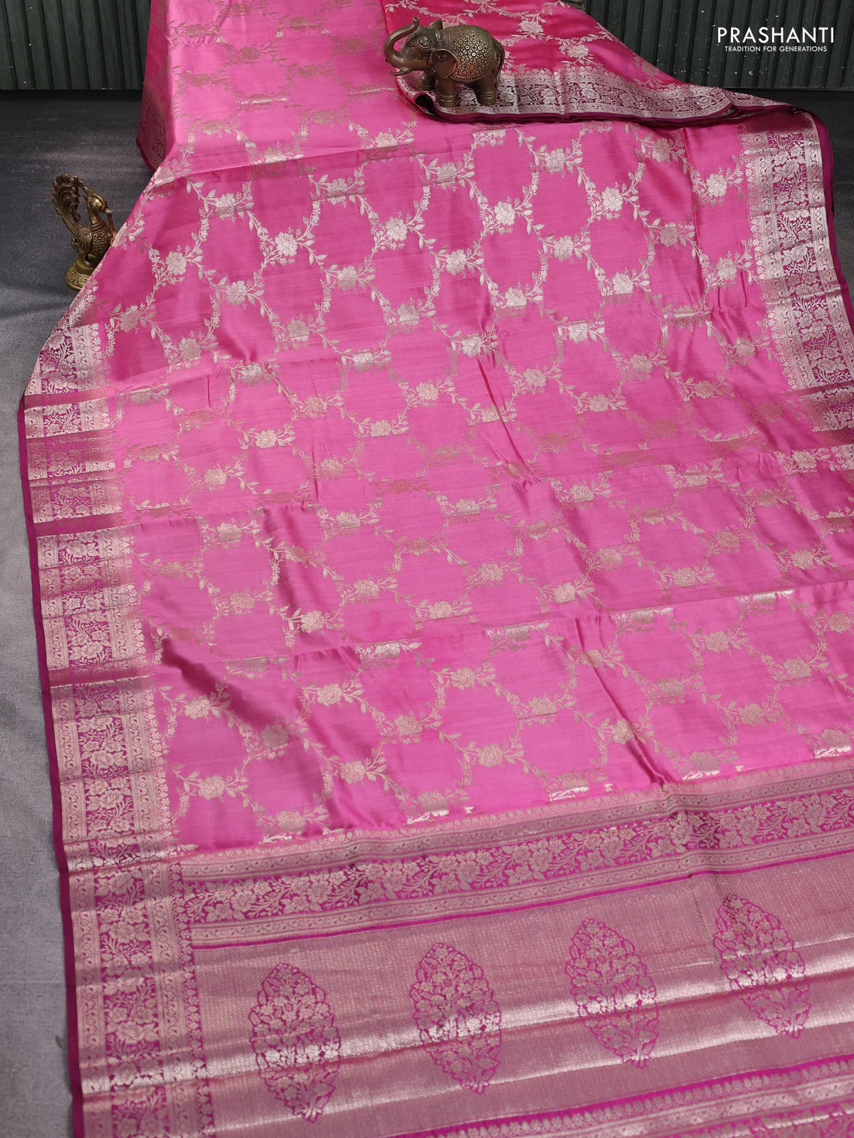 Chiniya silk saree pink and dark magenta pink with allover floral zari weaves and zari woven border - Image 2