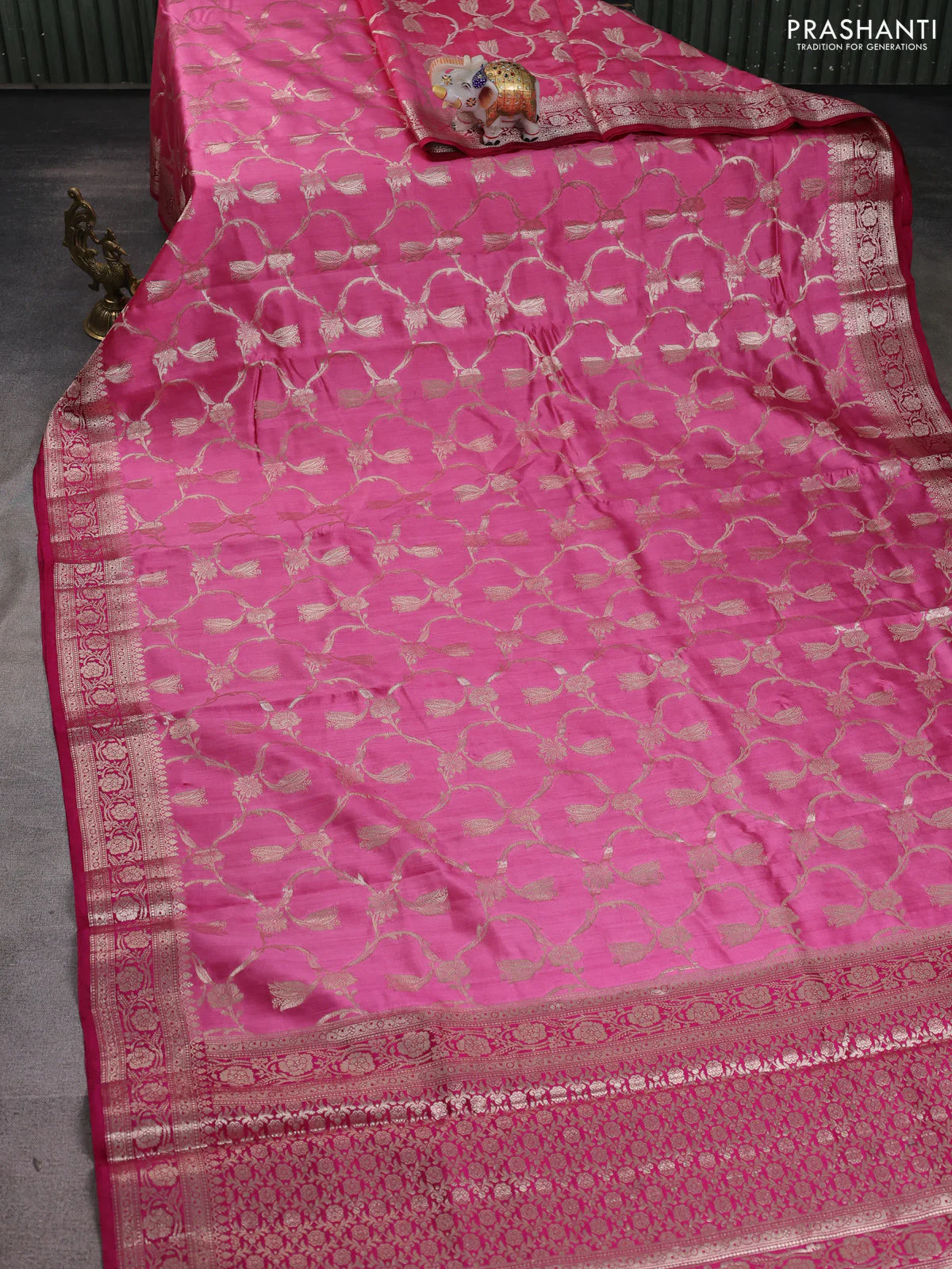 Chiniya silk saree pink and dark pink with allover floral zari weaves and zari woven border - Image 2