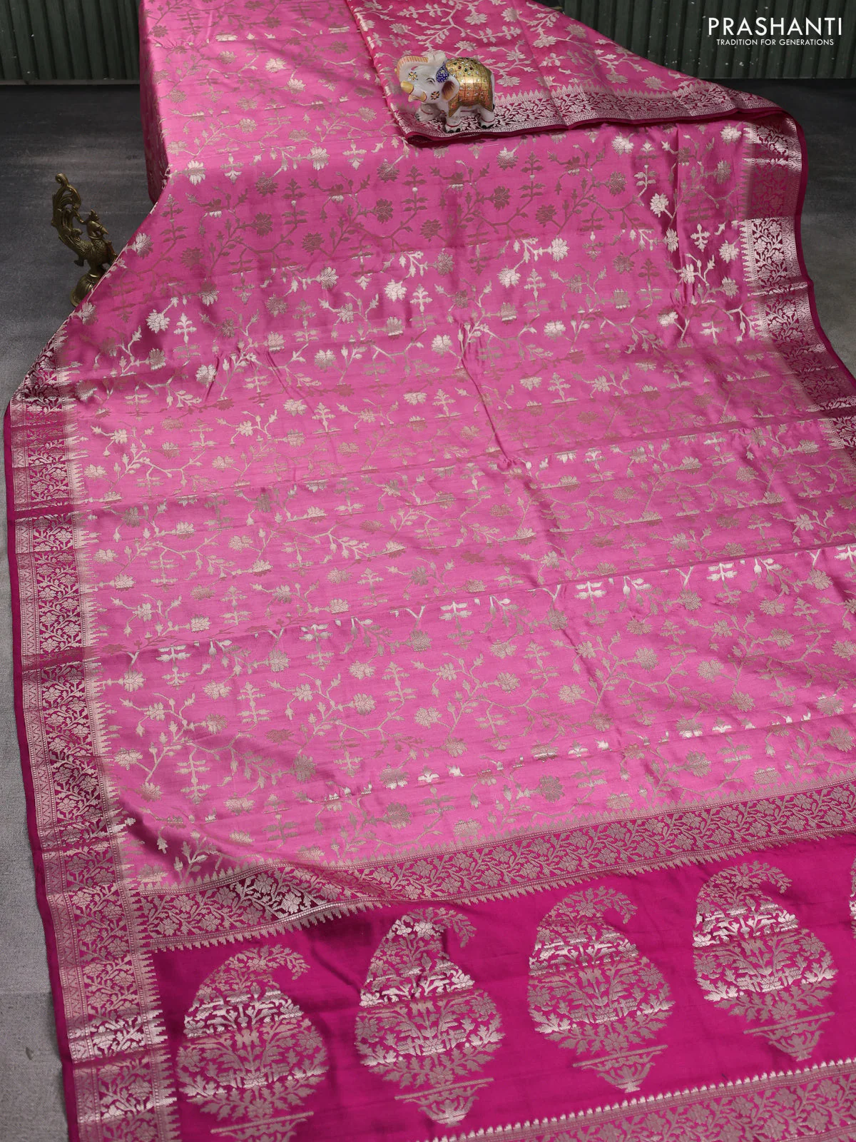 Chiniya silk saree pink and dark pink with allover zari weaves and zari woven border - Image 2