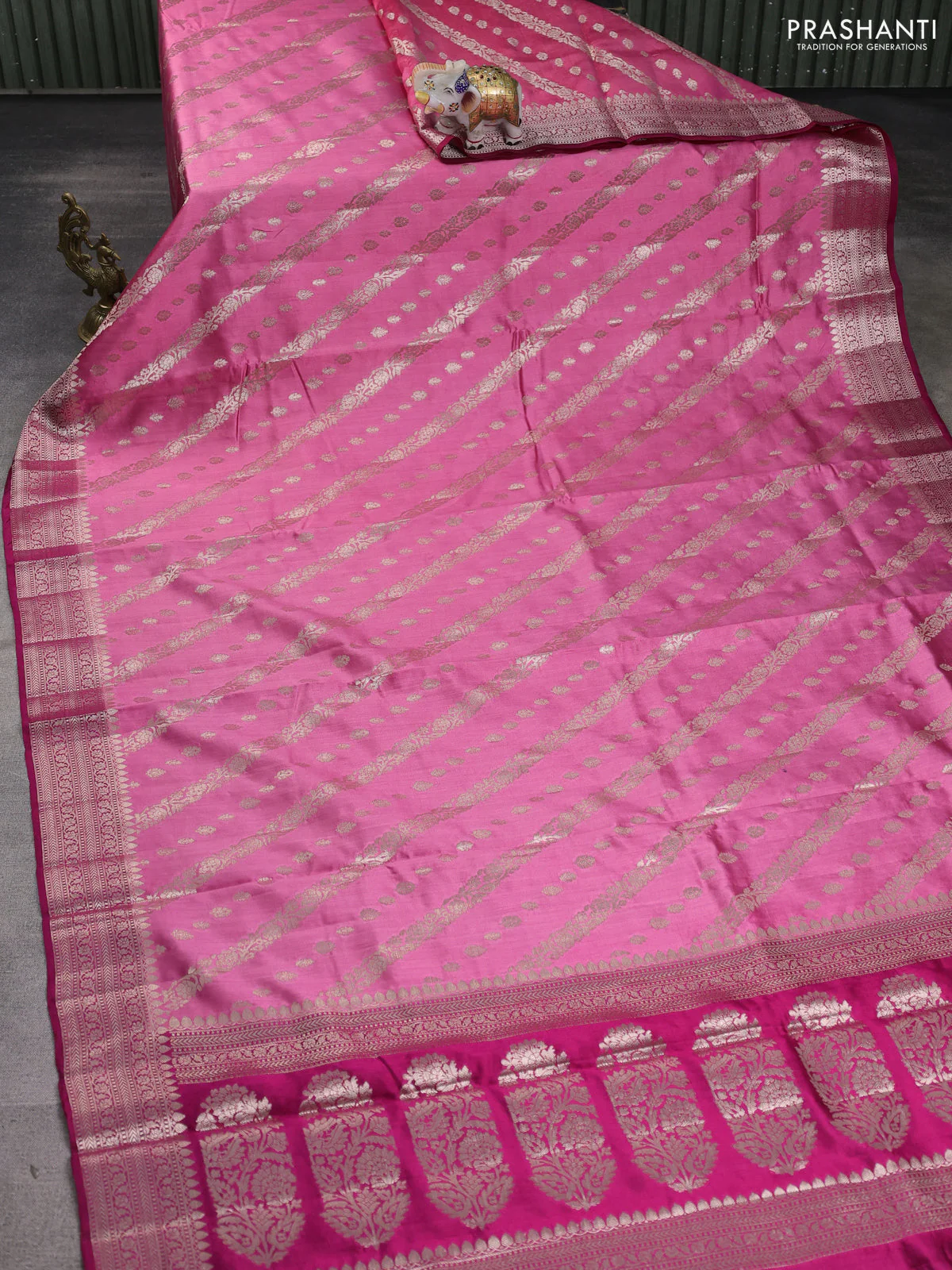 Chiniya silk saree pink and dark pink with allover zari weaves and zari woven border - Image 2