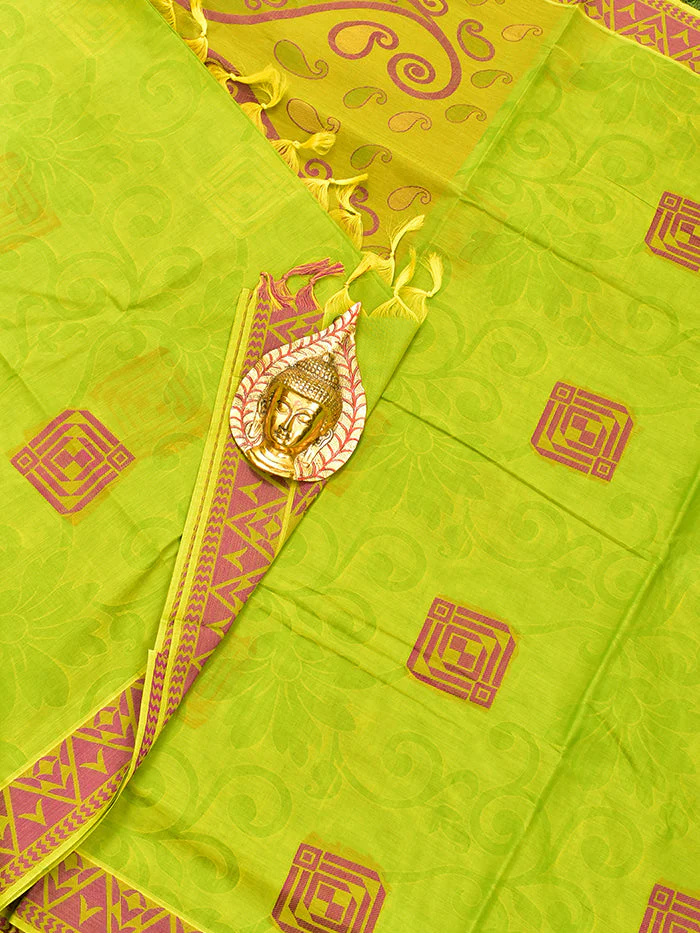 Coimbatore Cotton Light Green Butta Saree with Thread Woven Border - Image 2