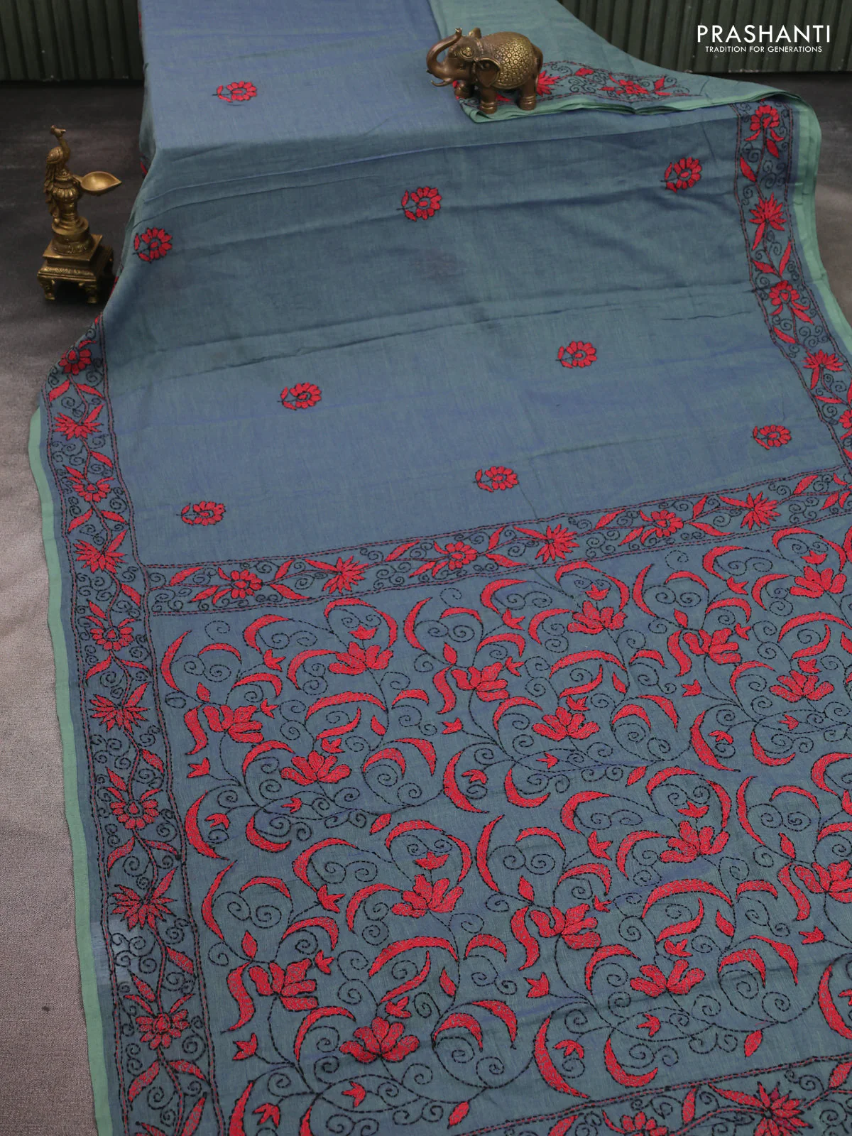 Cotton saree dual shade of blue and pastel green with kantha stitch work and kantha stitch work pallu - Image 2