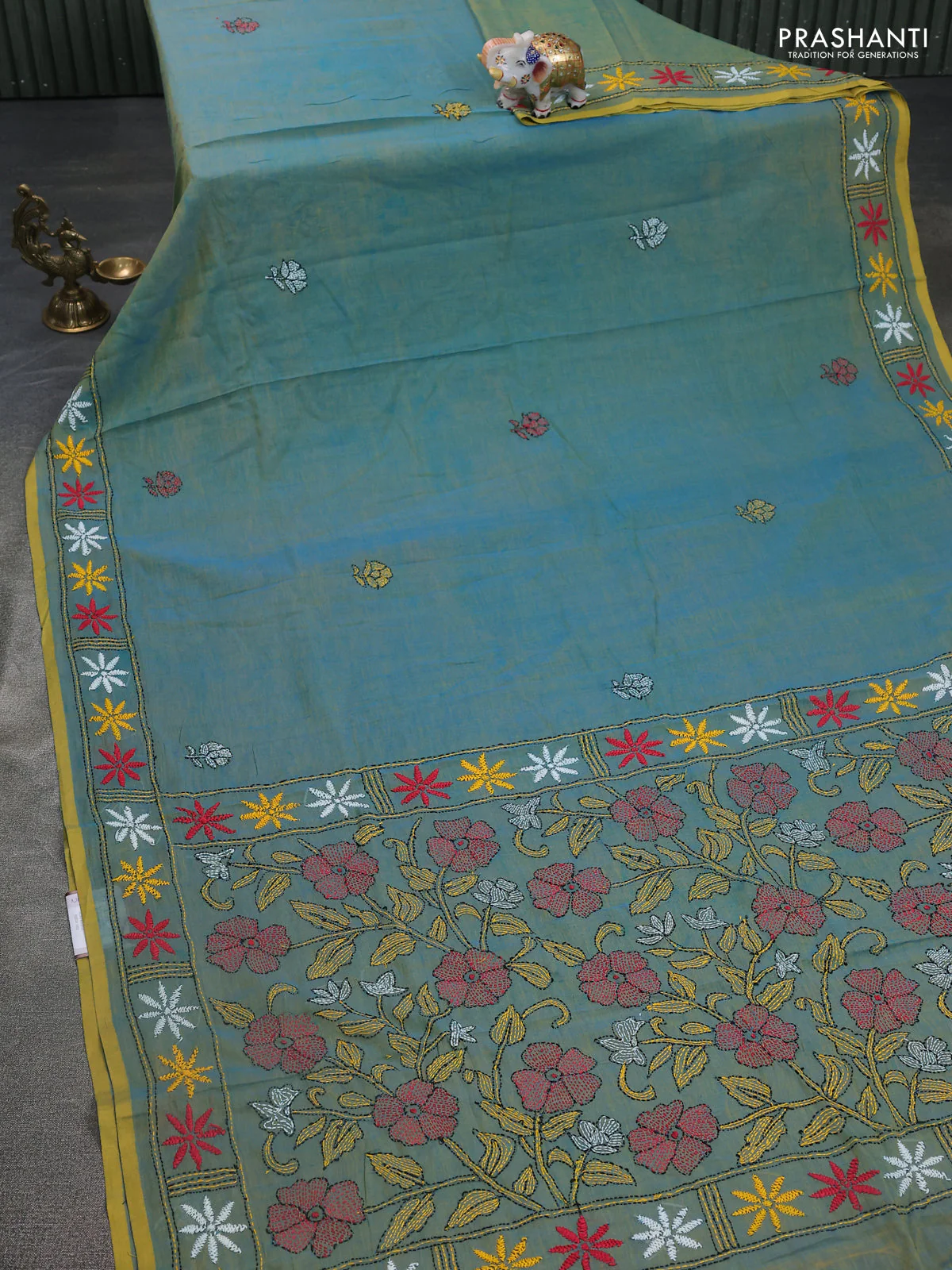 Cotton saree dual shade of bluish yellow with kantha stitch work and kantha stitch work pallu - Image 2