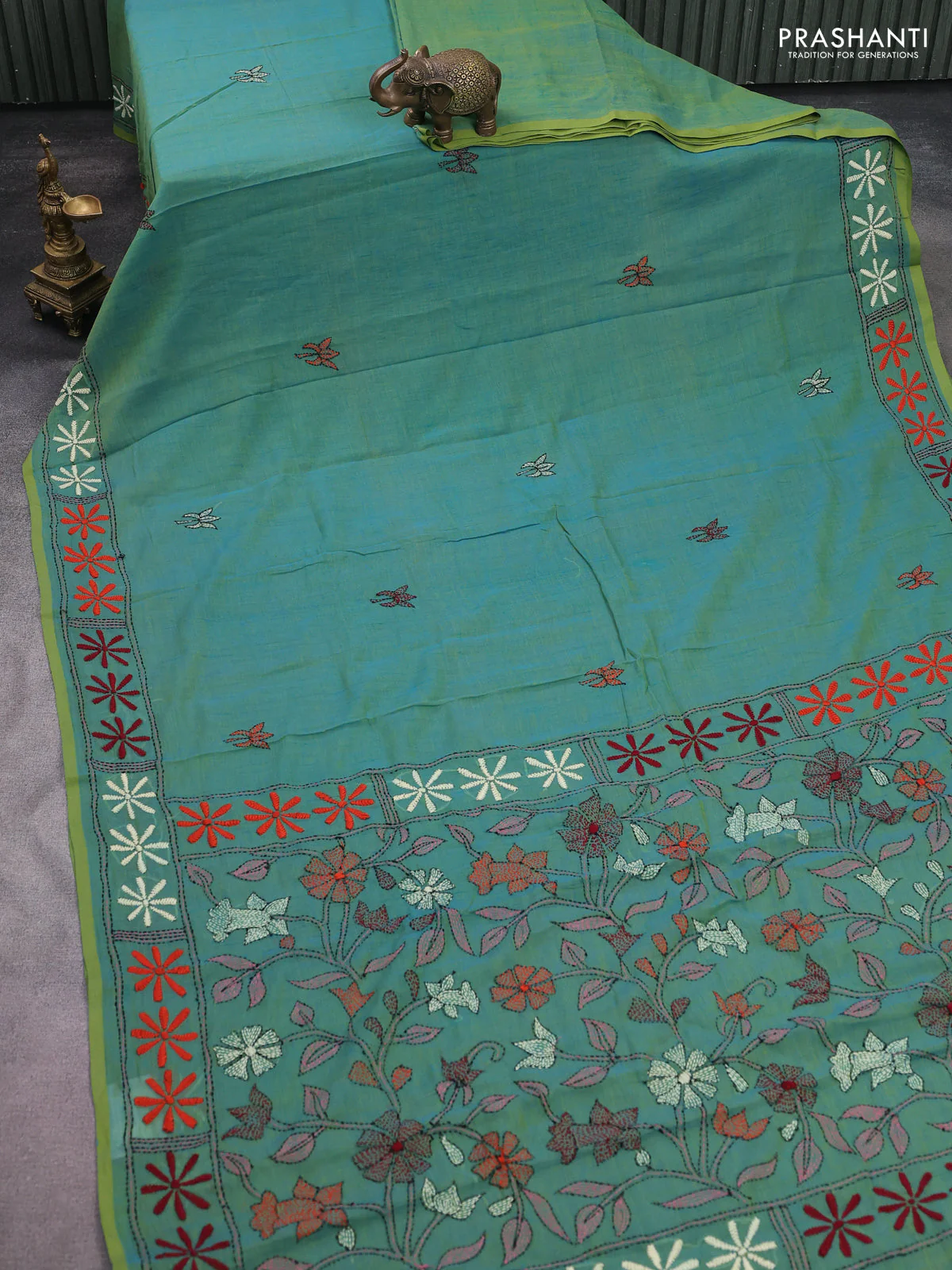 Cotton saree dual shade of green with kantha stitch work and kantha stitch work pallu - Image 2
