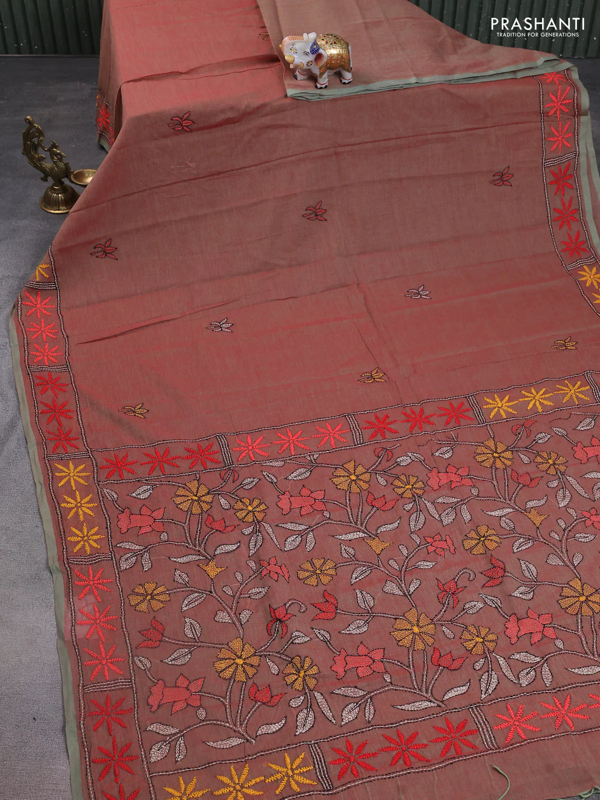 Cotton saree dual shade of pink and pastel green with kantha stitch work and kantha stitch work pallu - Image 2