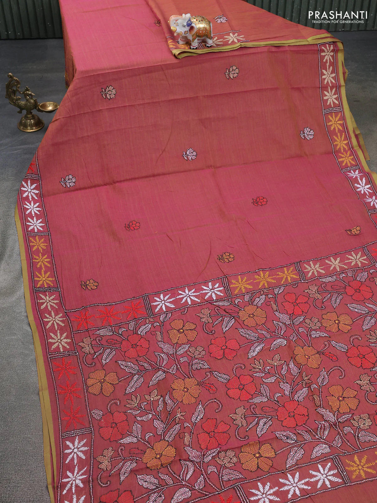 Cotton saree dual shade of pink with kantha stitch work and kantha stitch work pallu - Image 2