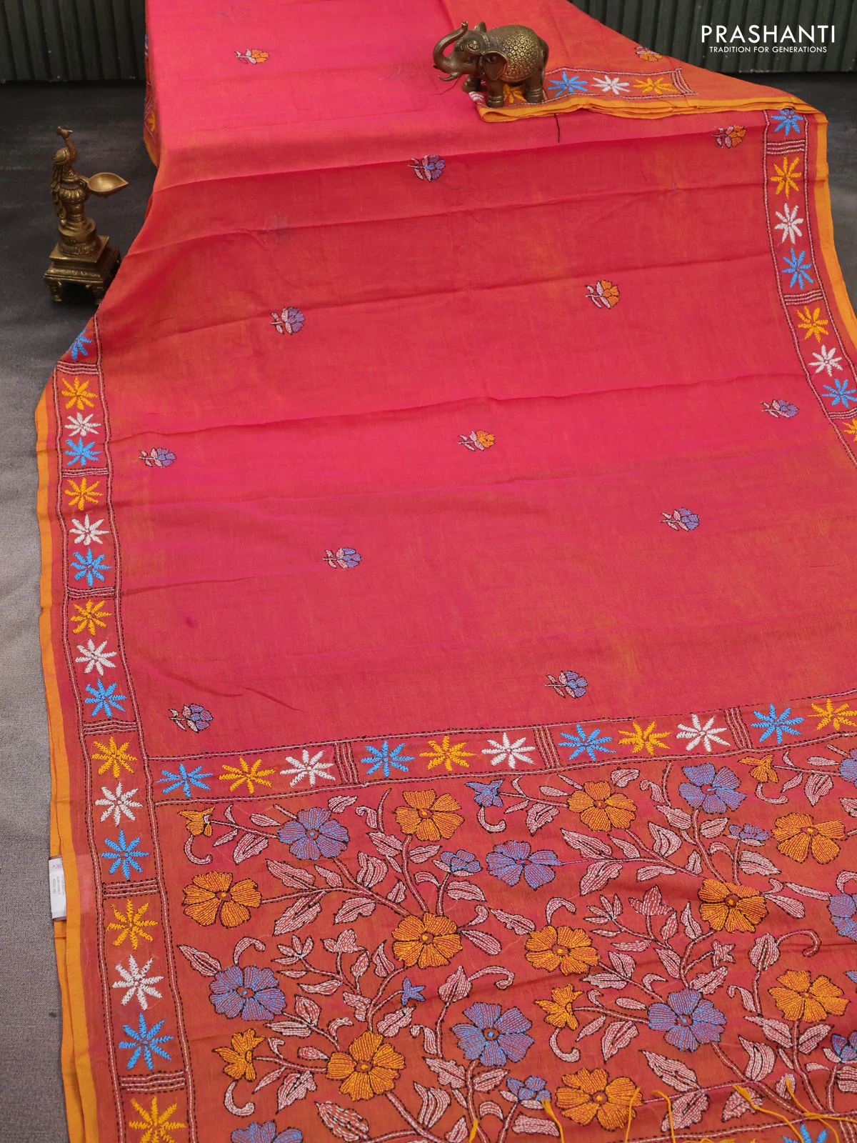 Cotton saree dual shade of pinkish yellow with kantha stitch work and kantha stitch work pallu - Image 2