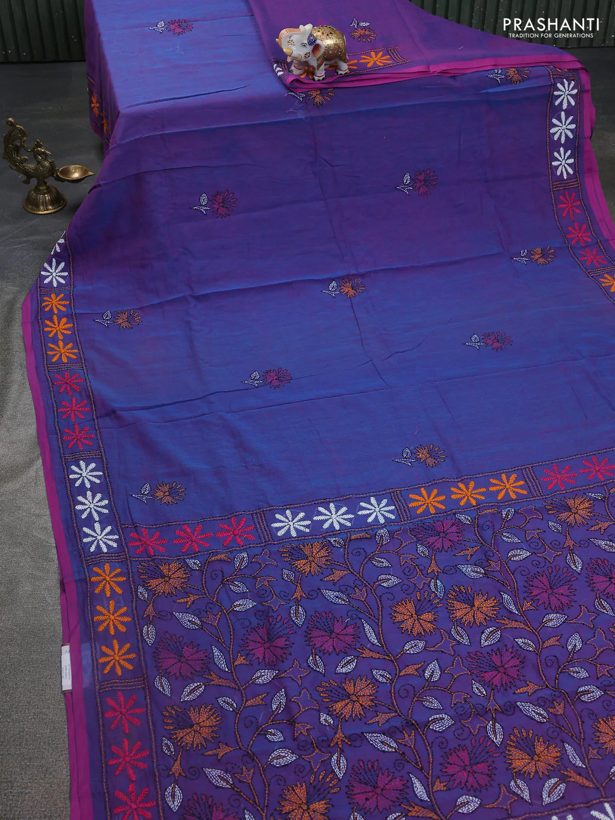 Cotton saree dual shade of teal blue and purple with kantha stitch work and kantha stitch work pallu - Image 2