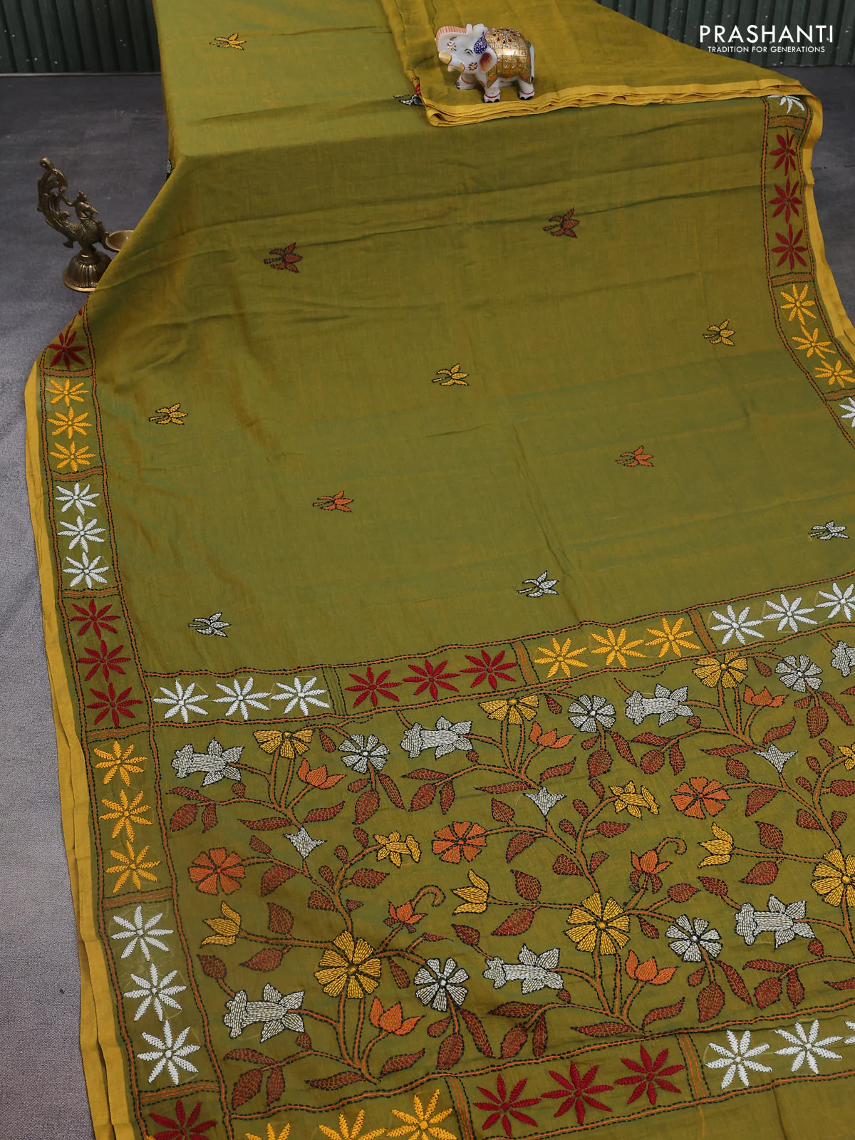 Cotton saree green and mustard yellow with kantha stitch work and kantha stitch work pallu - Image 2