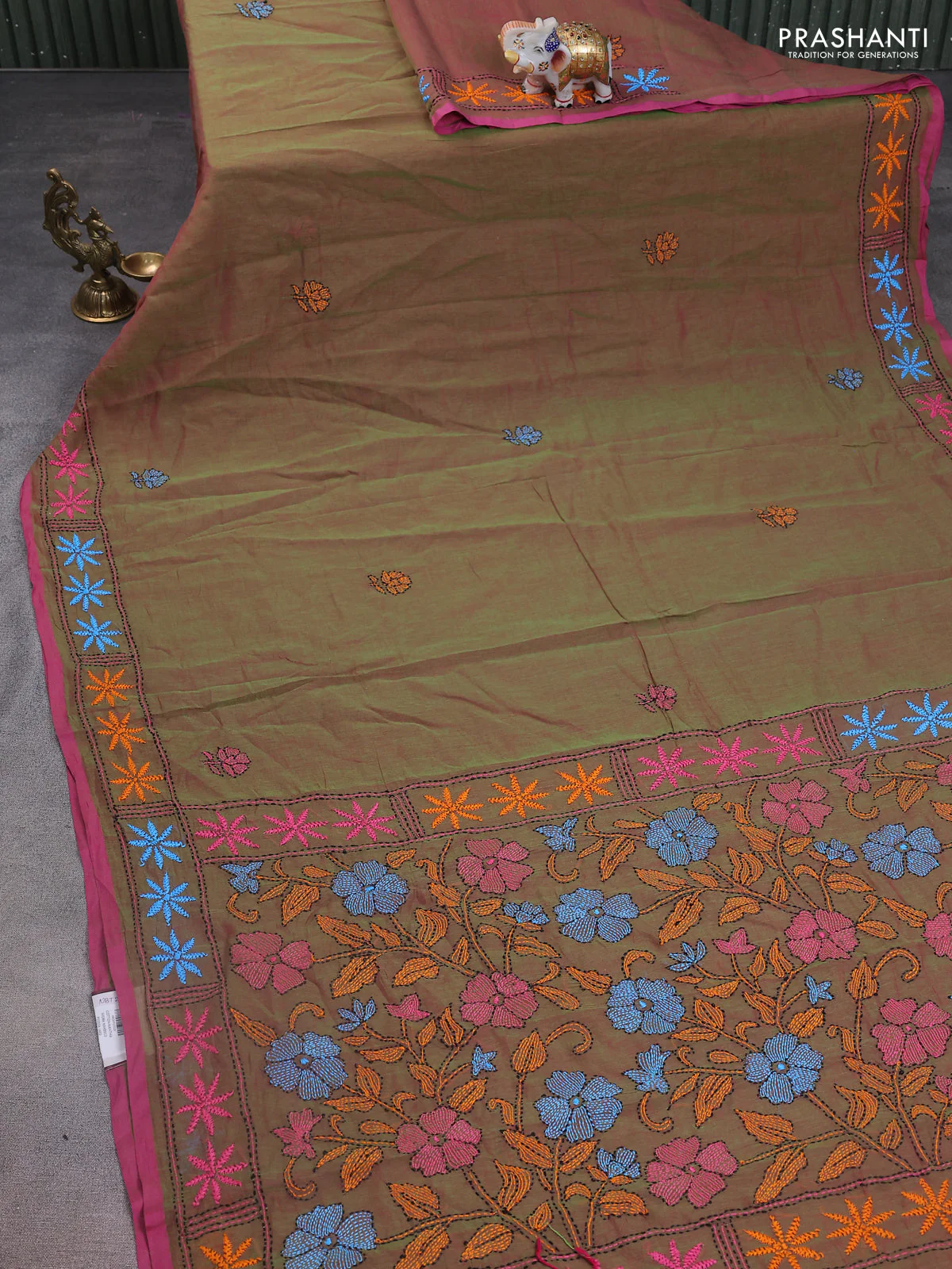 Cotton saree green with kantha stitch work and kantha stitch work pallu - Image 2