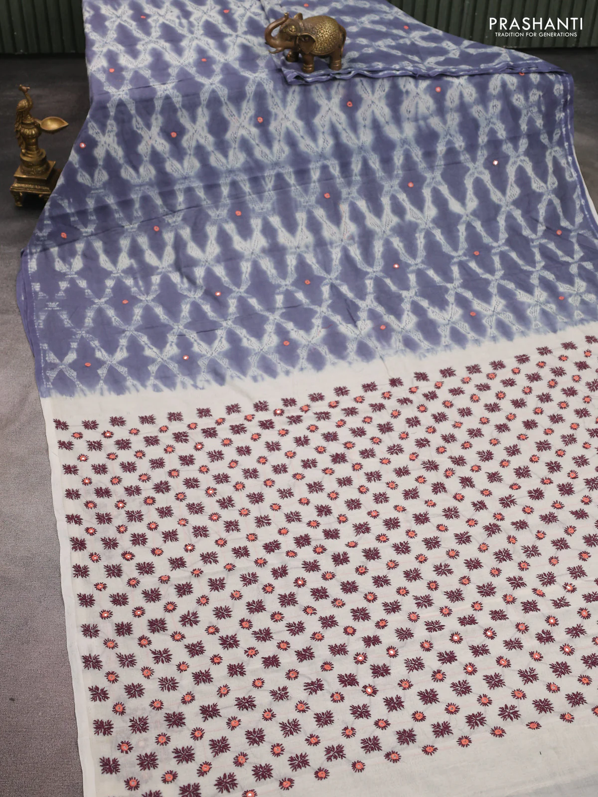 Cotton saree grey and cream with allover shibori prints & mirror work and kantha stitch work pallu - Image 2