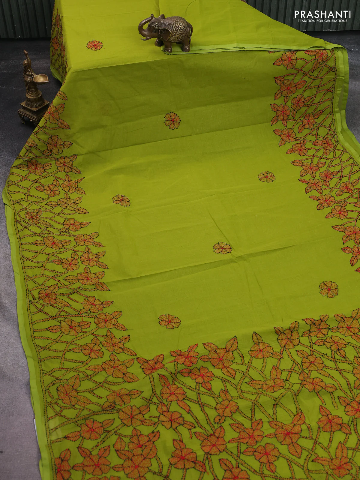 Cotton saree light green with kantha stitch work and kantha stitch work pallu - Image 2