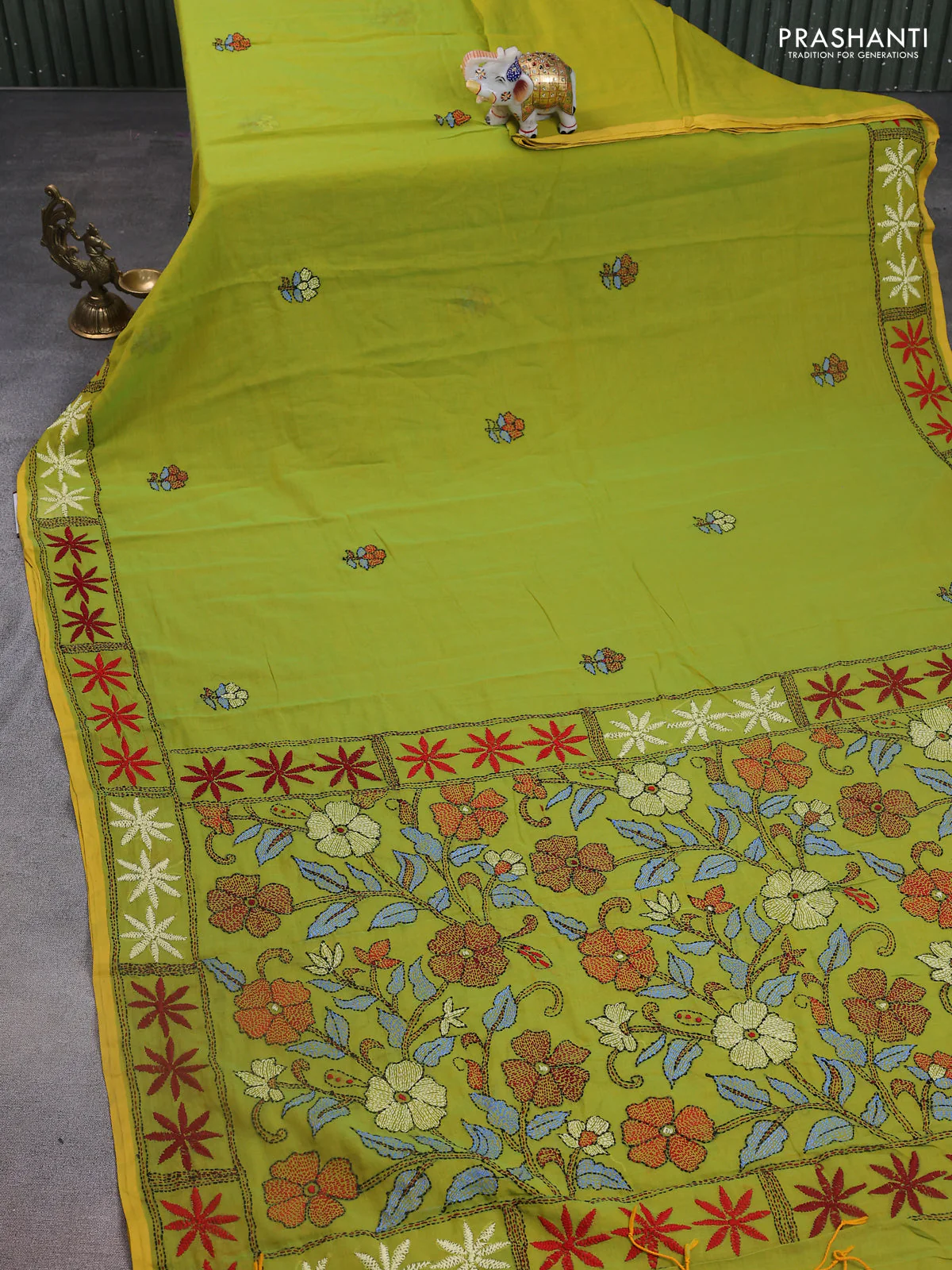Cotton saree light green with kantha stitch work and kantha stitch work pallu - Image 2