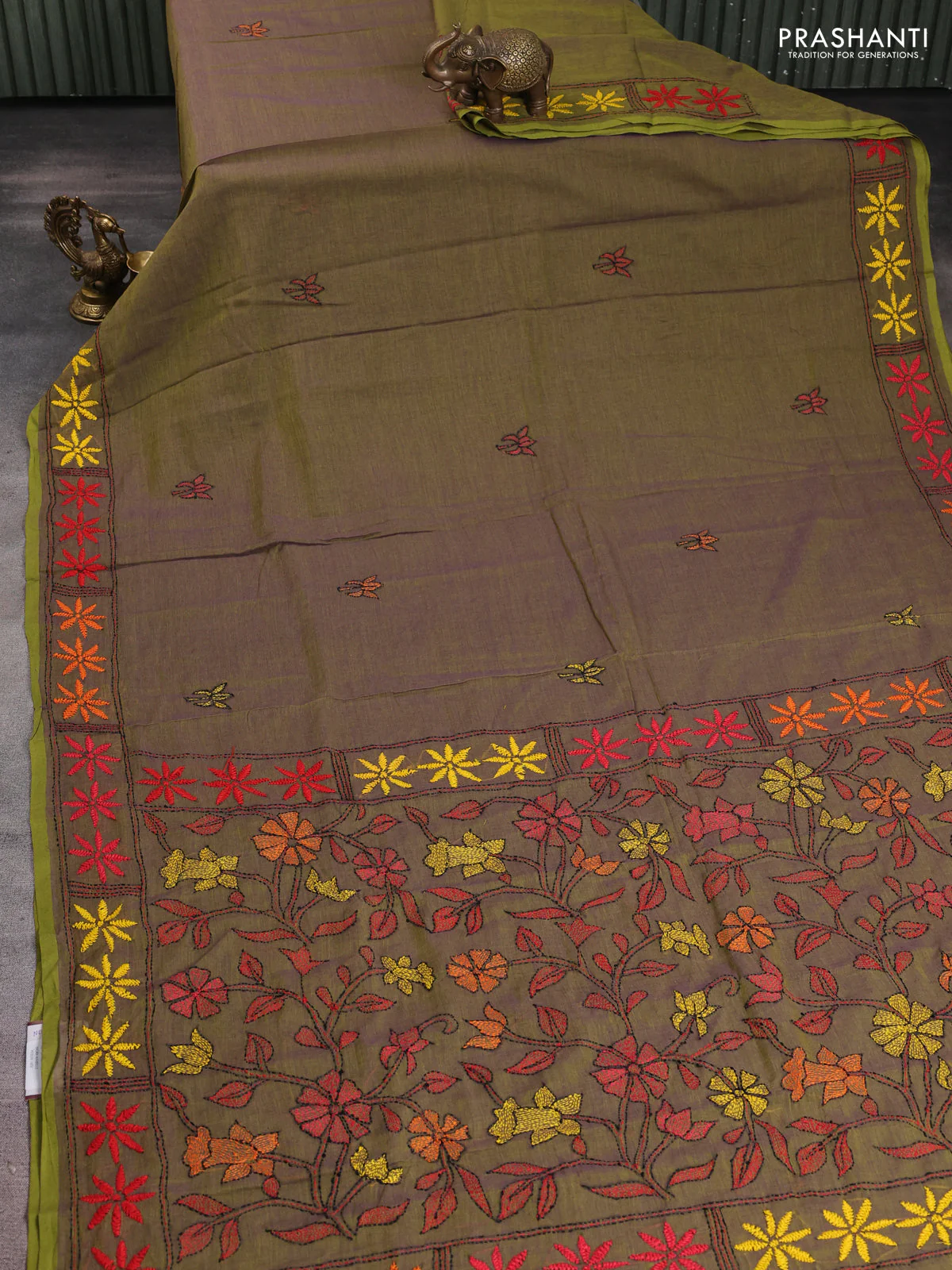 Cotton saree light green with kantha stitch work and kantha stitch work pallu - Image 2