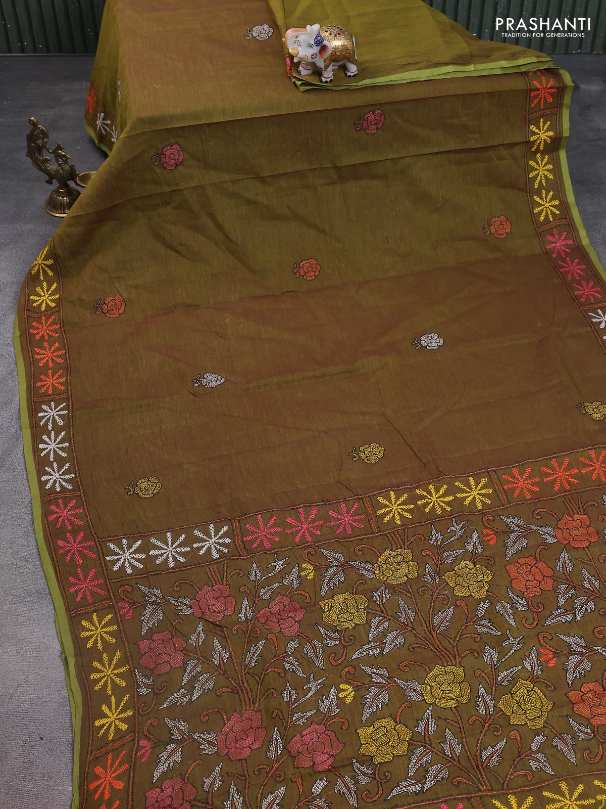 Cotton saree light green with kantha stitch work and kantha stitch work pallu - Image 2