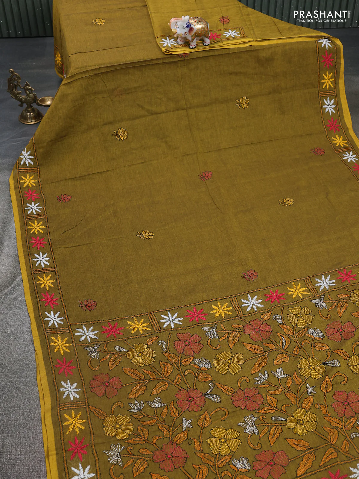 Cotton saree mahandhi green with kantha stitch work and kantha stitch work pallu - Image 2